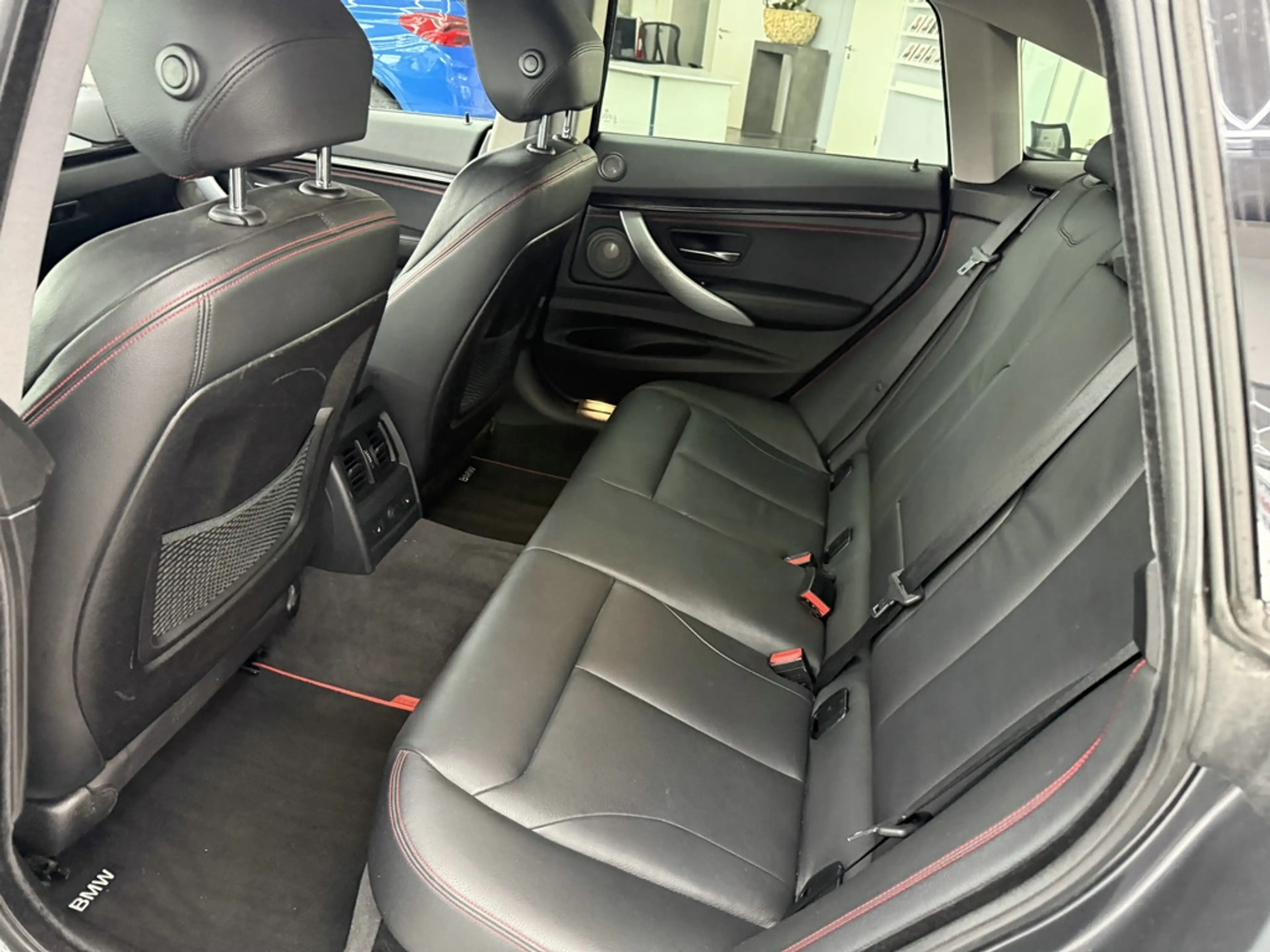 BMW 335 iA xDrive Sport Line, HUD, Pano — photo 13