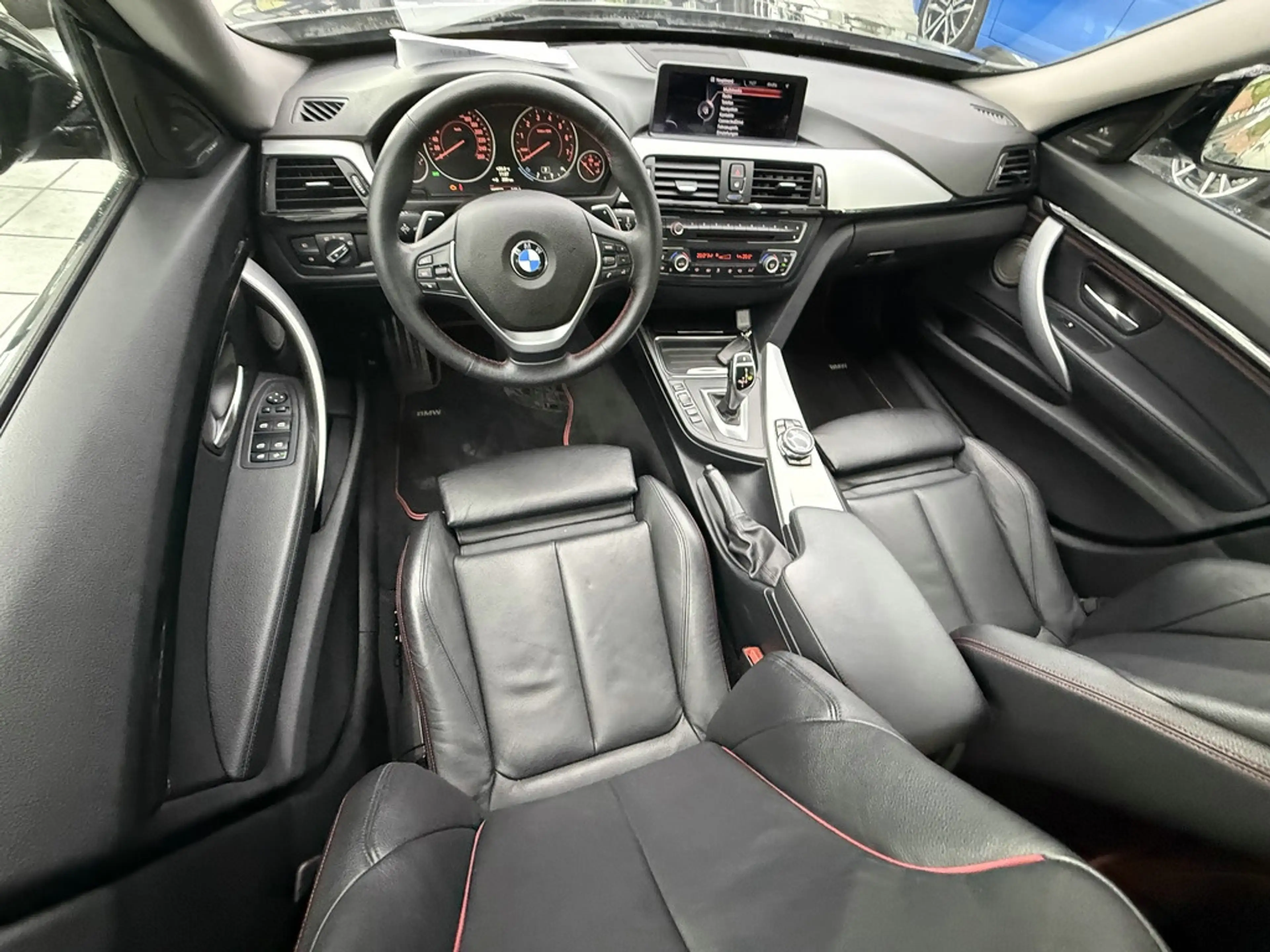 BMW 335 iA xDrive Sport Line, HUD, Pano — photo 14