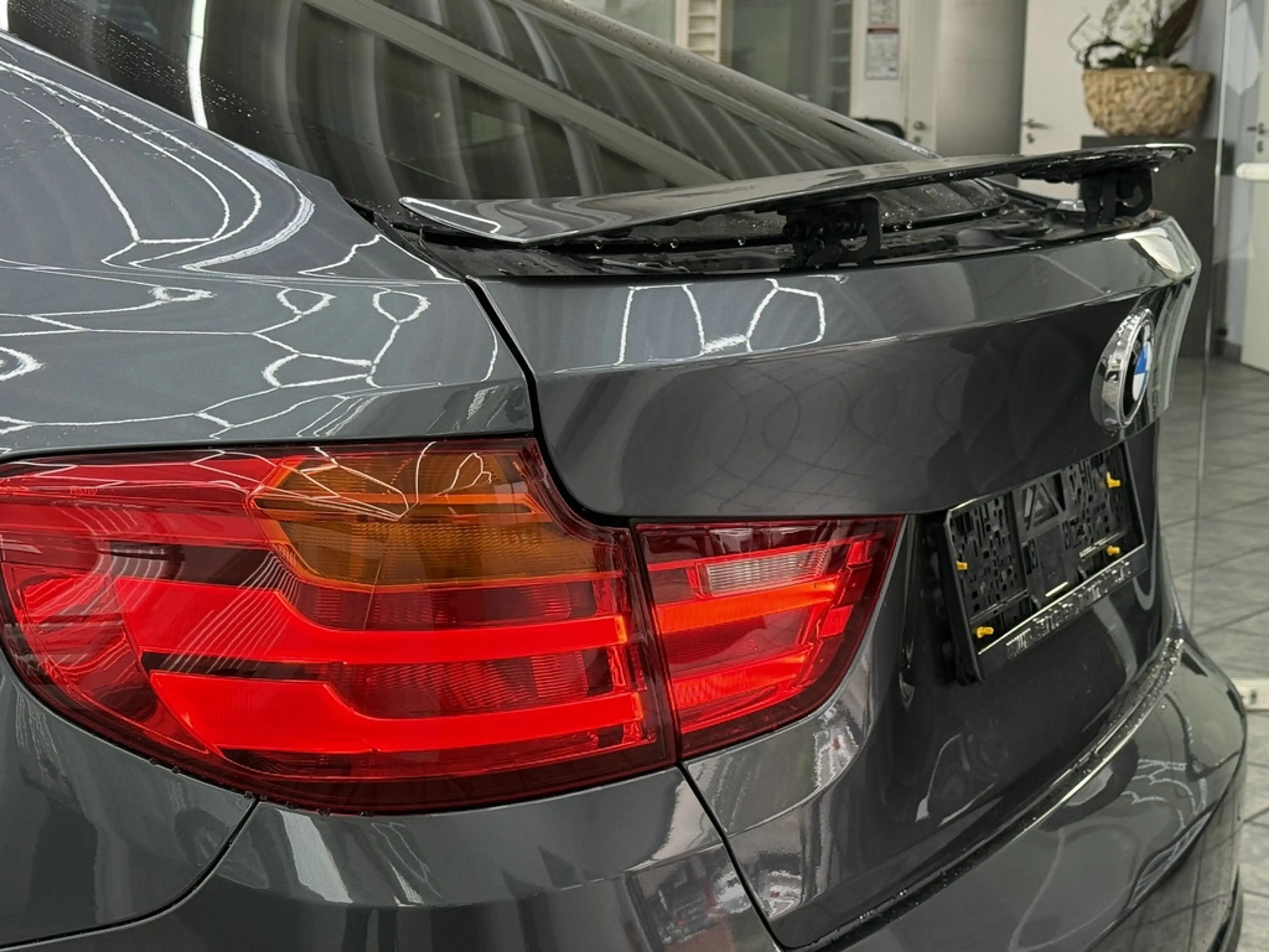 BMW 335 iA xDrive Sport Line, HUD, Pano — photo 11