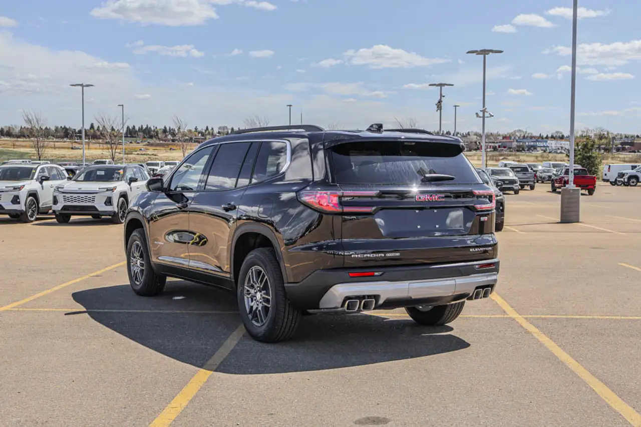 GMC Acadia снимка GMC Acadia