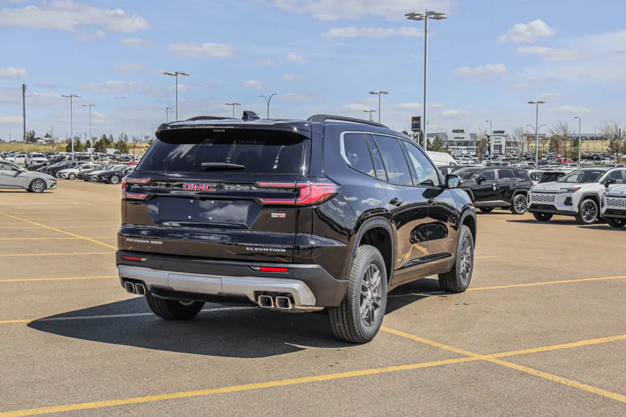 GMC Acadia снимка GMC Acadia