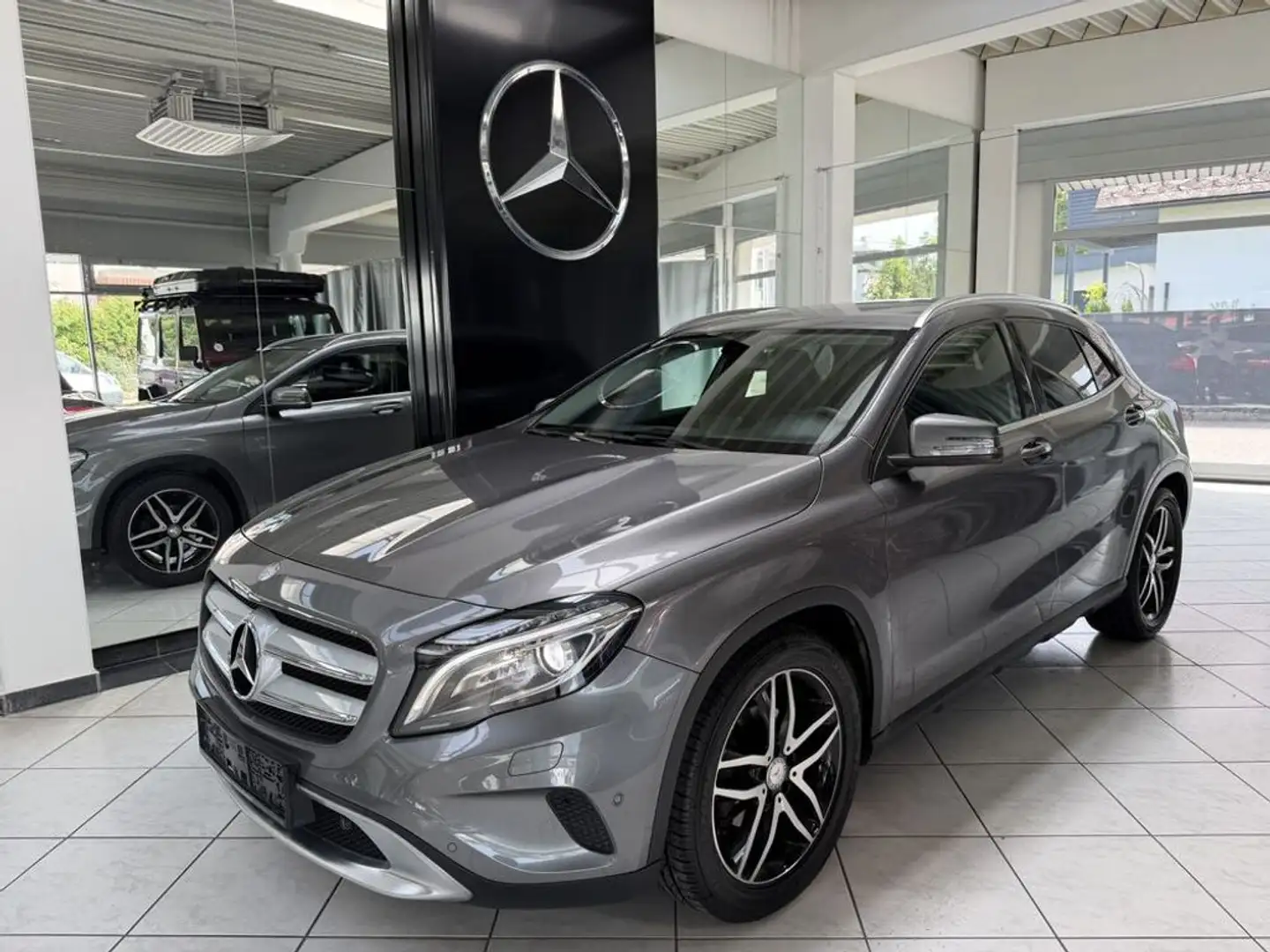 Mercedes-Benz GLA 200 CDI *Automatik*AHV*Kamera* Grau - 1