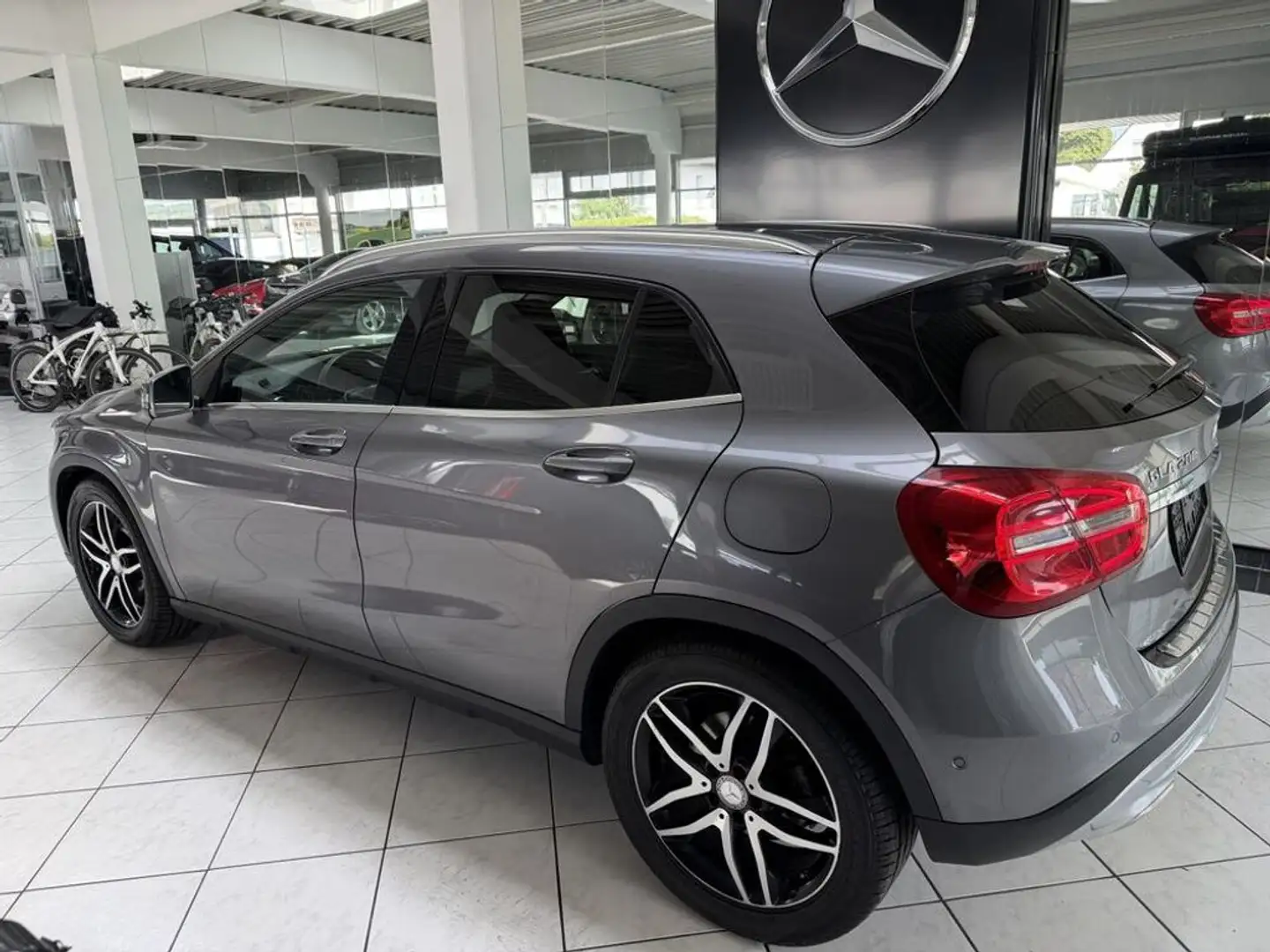 Mercedes-Benz GLA 200 CDI *Automatik*AHV*Kamera* Grau - 2
