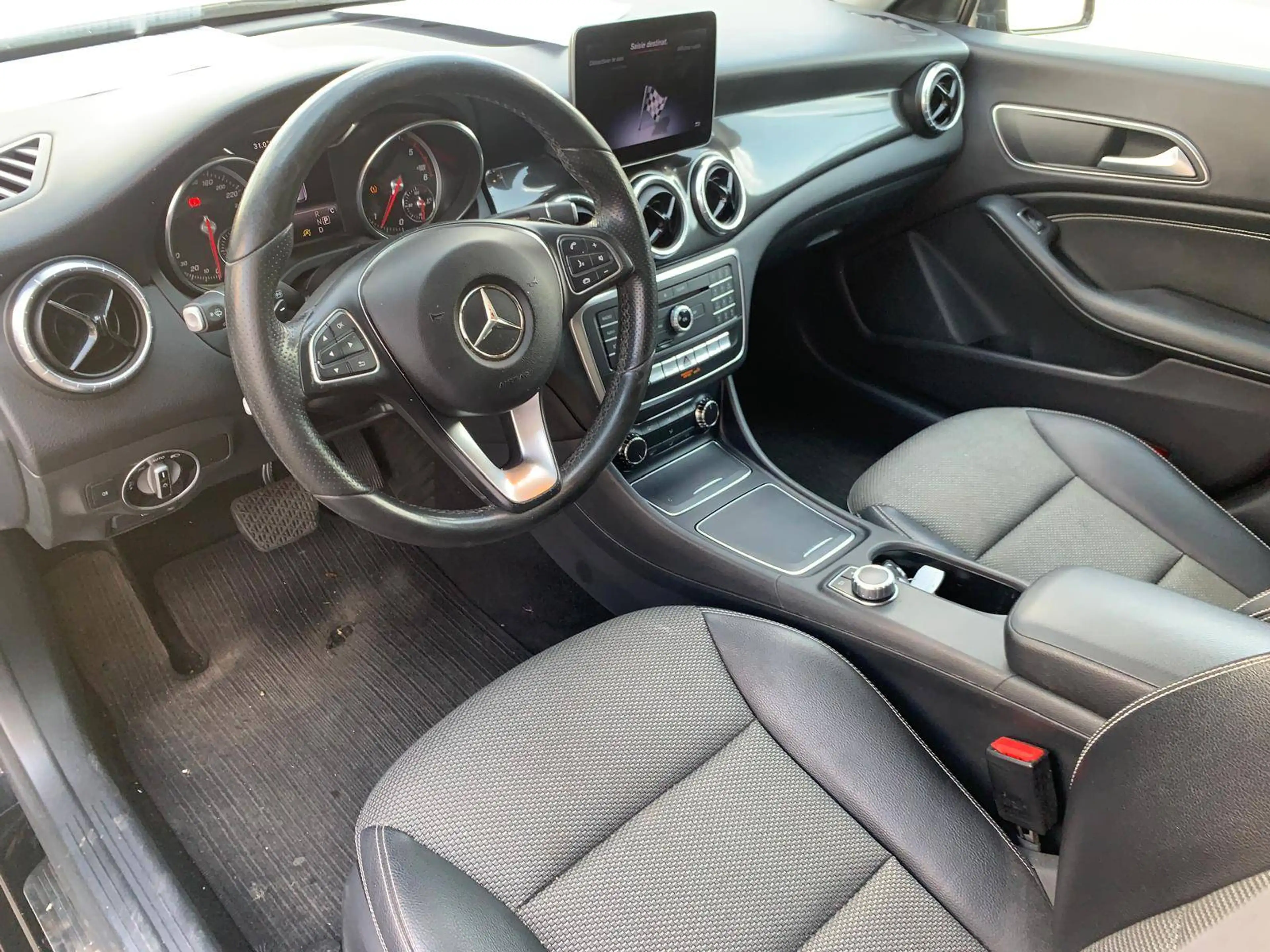 Mercedes-Benz CLA 220 CLA 220 d — photo 4