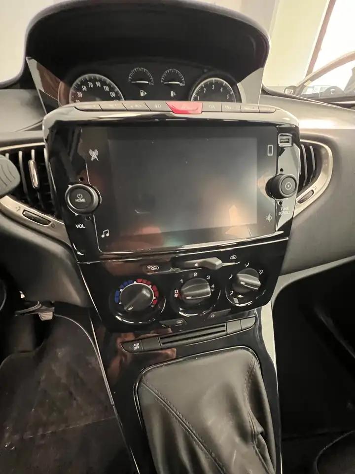 Lancia Ypsilon 2022 — фото 7