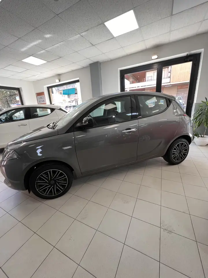 Lancia Ypsilon 2022