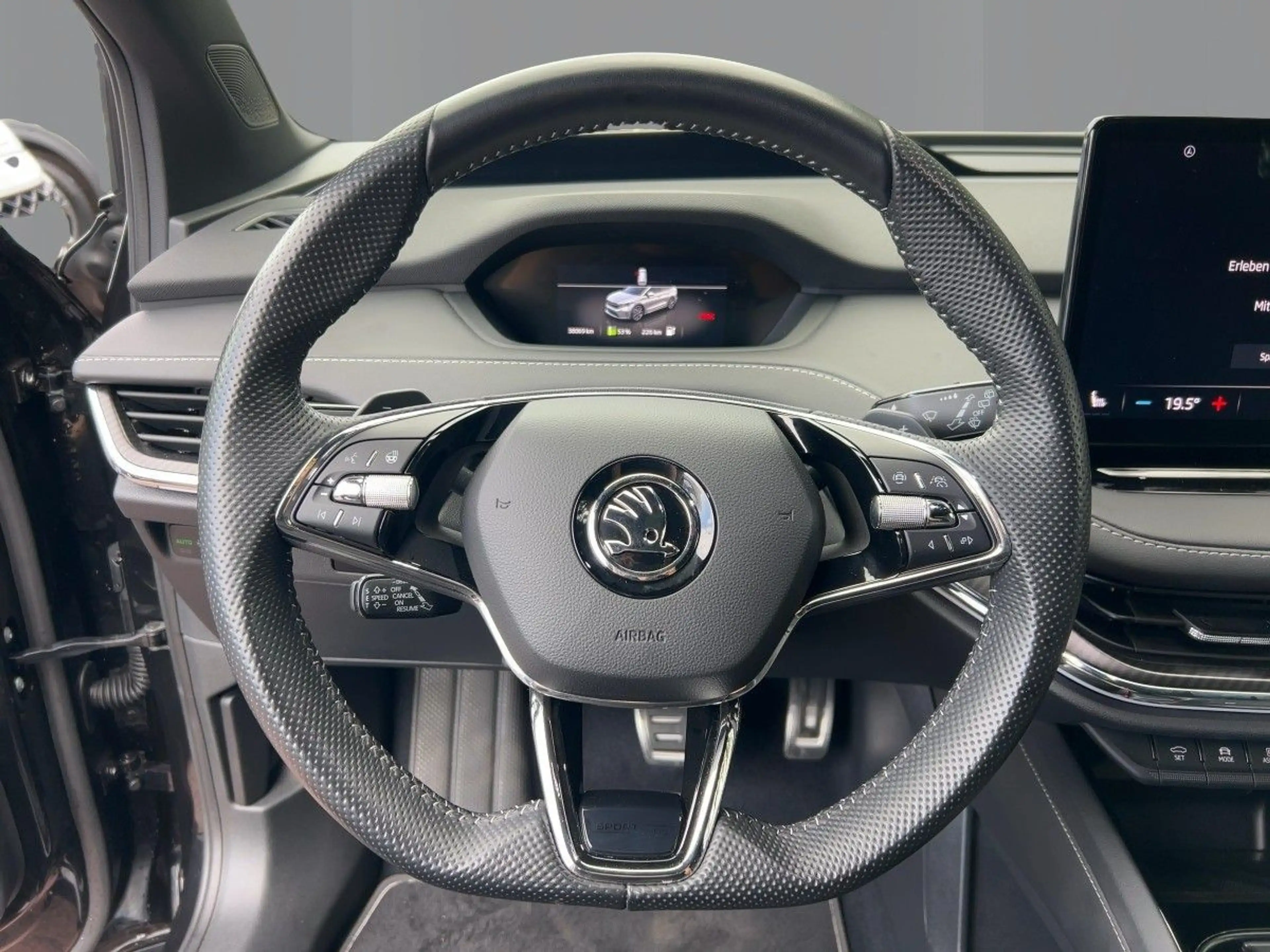 Skoda Enyaq iV 80x Sportline AHK Pano Sitzhzg — photo 9