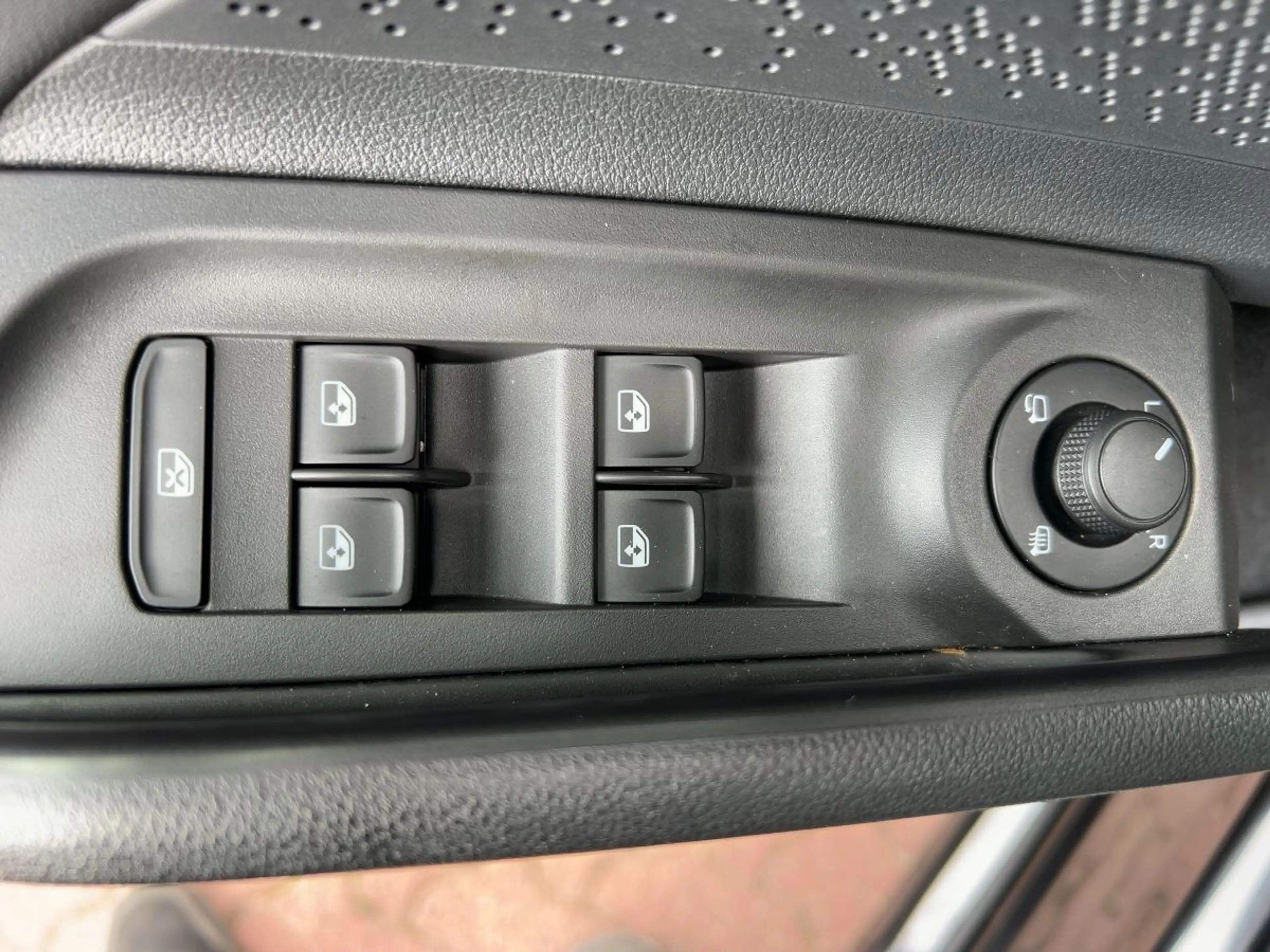 Skoda Enyaq iV 80x Sportline AHK Pano Sitzhzg — photo 14