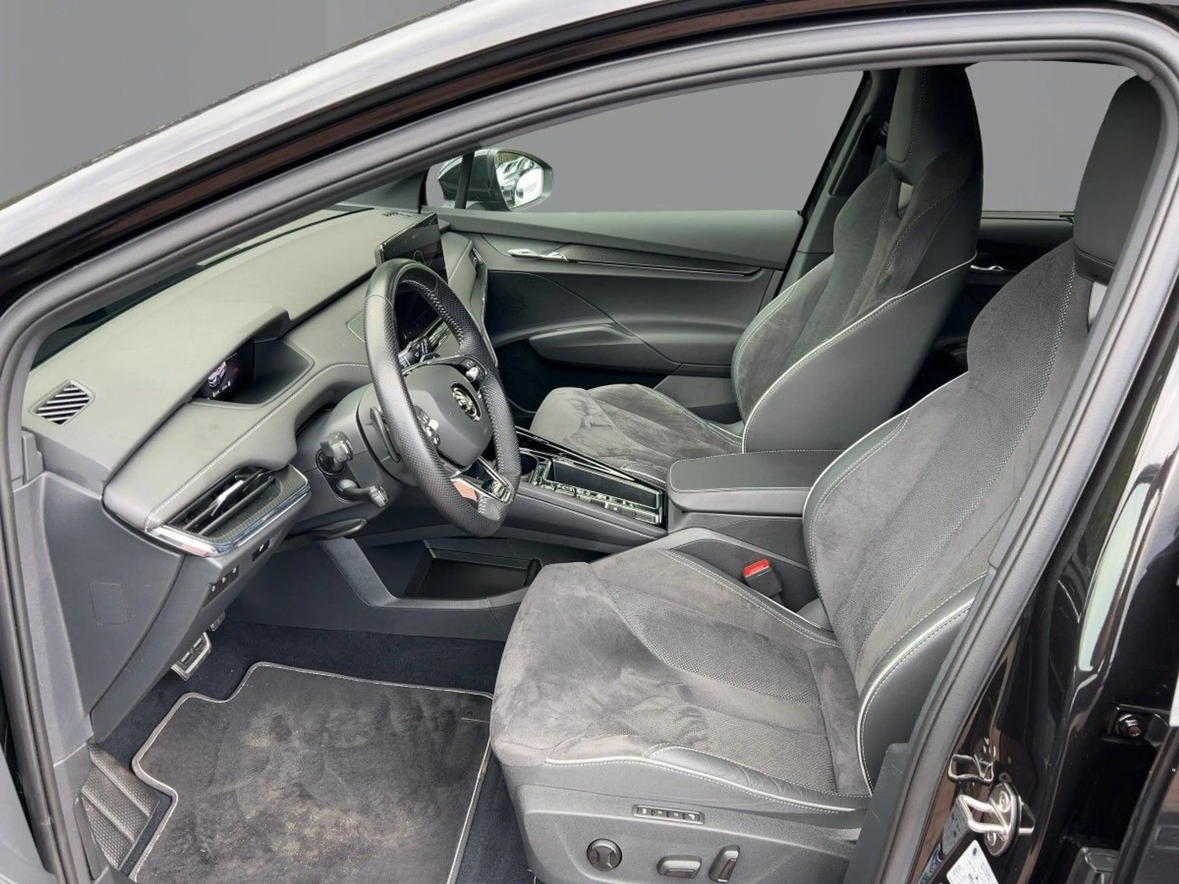 Skoda Enyaq iV 80x Sportline AHK Pano Sitzhzg — photo 6