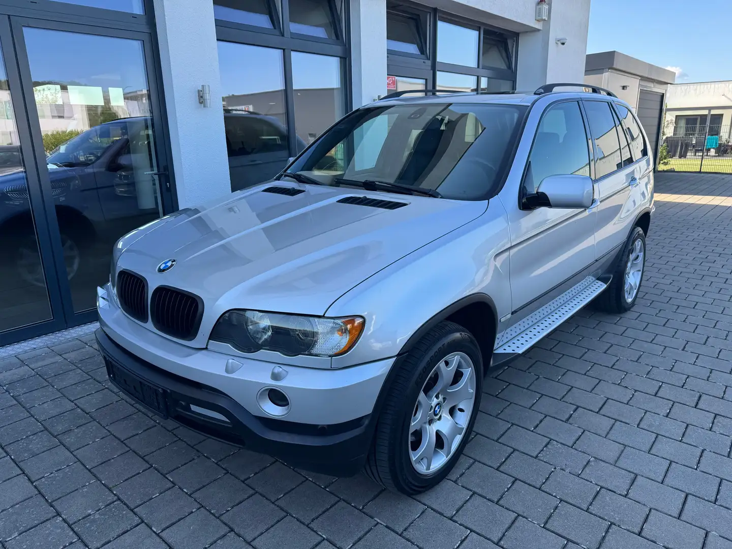 BMW X5 3.0 d/XENON/SCHIEBEDACH/NAVI/LEDER/19"ALU Stříbrná - 1