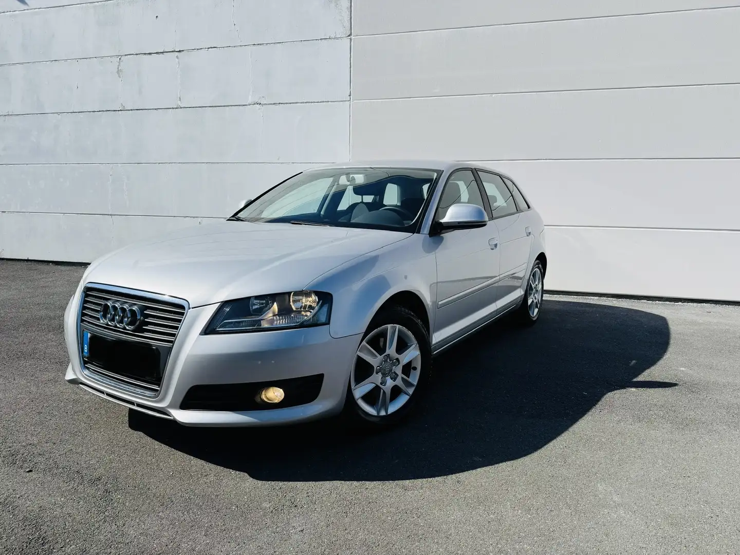 Audi A3 Automatisch 1.4 TFSI S tronic line Sportpaket Gris - 2