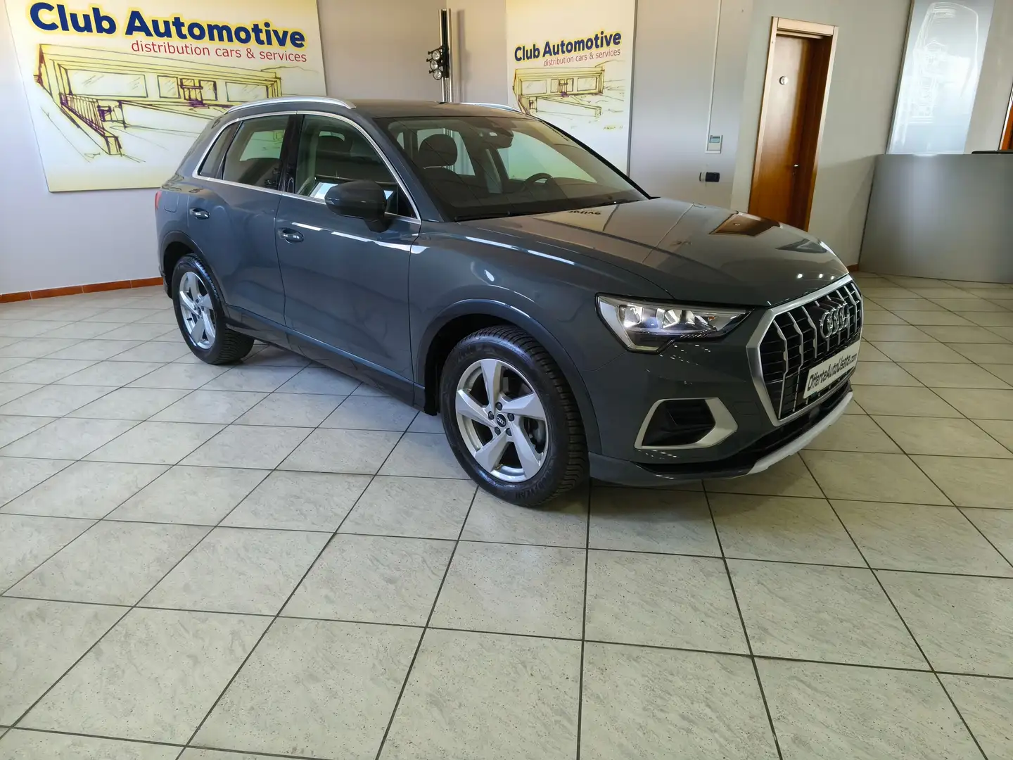 Audi Q3 Q3 35 2.0 tdi Business Advanced s-tronic Grijs - 1
