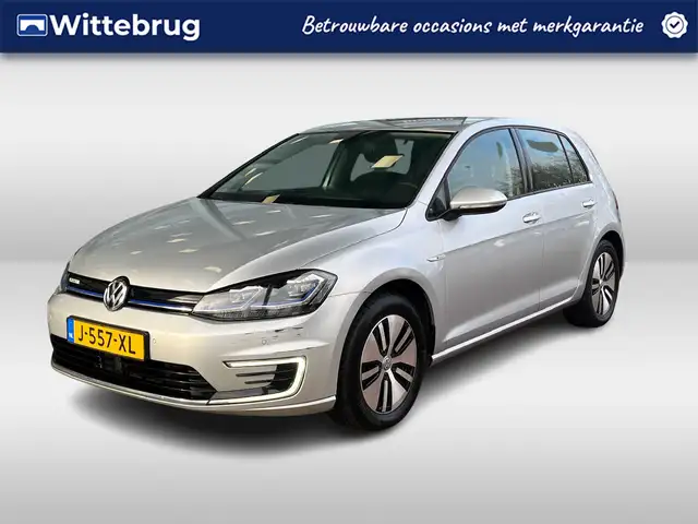 Volkswagen e-Golf E-DITION / Virtual Cockpit / LED / Navigatie / Par
