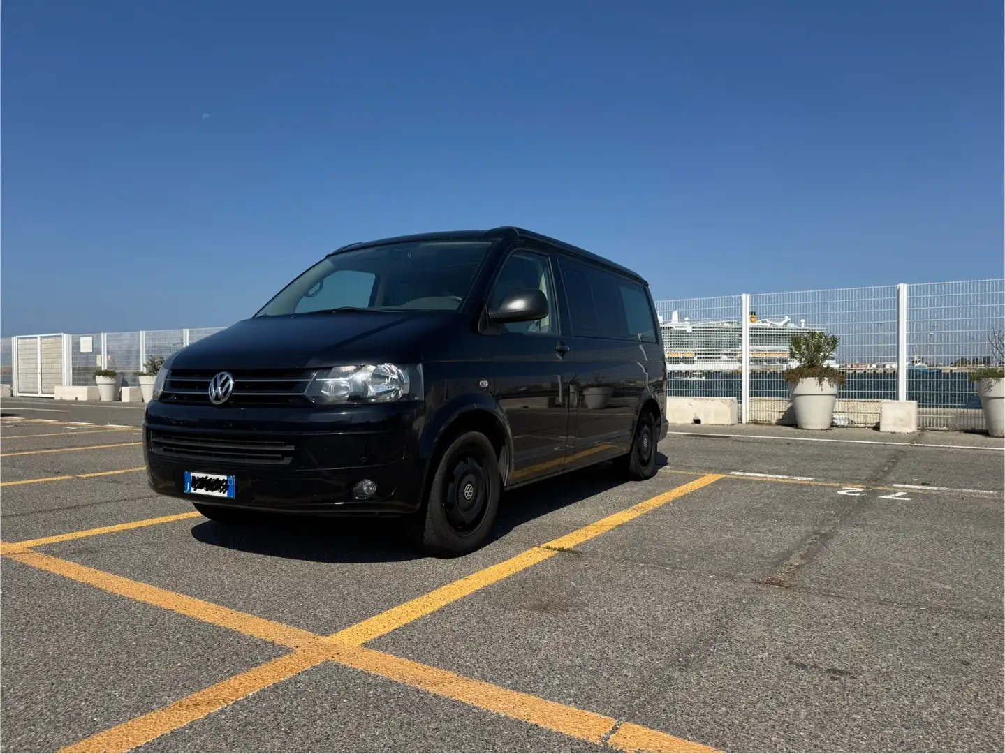 Volkswagen T5 California - 1
