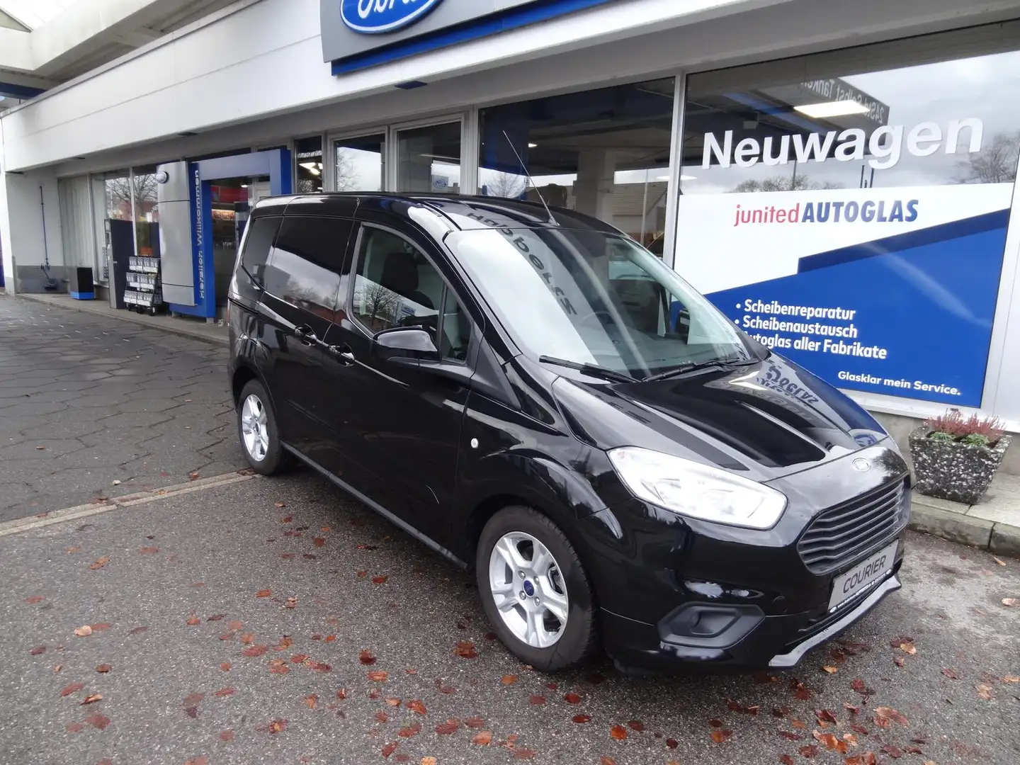 Ford Transit Courier 1.0 Limited PDC RFK Navi SHZ ALU Siyah - 2
