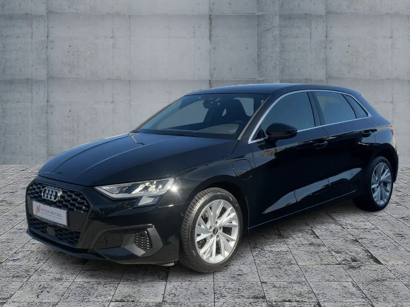 Audi A3 40 TFSI e S-TR PDC+ACC+B&O+PANO+SHZ Zwart - 2