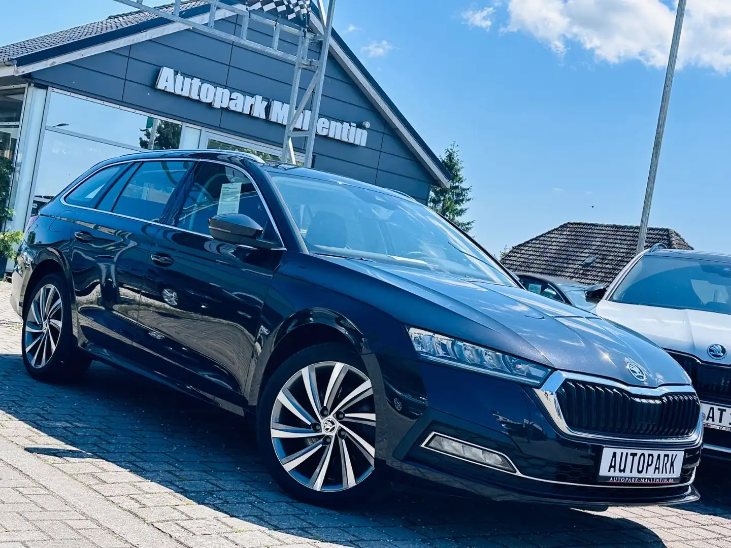 Skoda Octavia Combi First Edition iV*1.HAND*LED*NAVI* Schwarz - 1