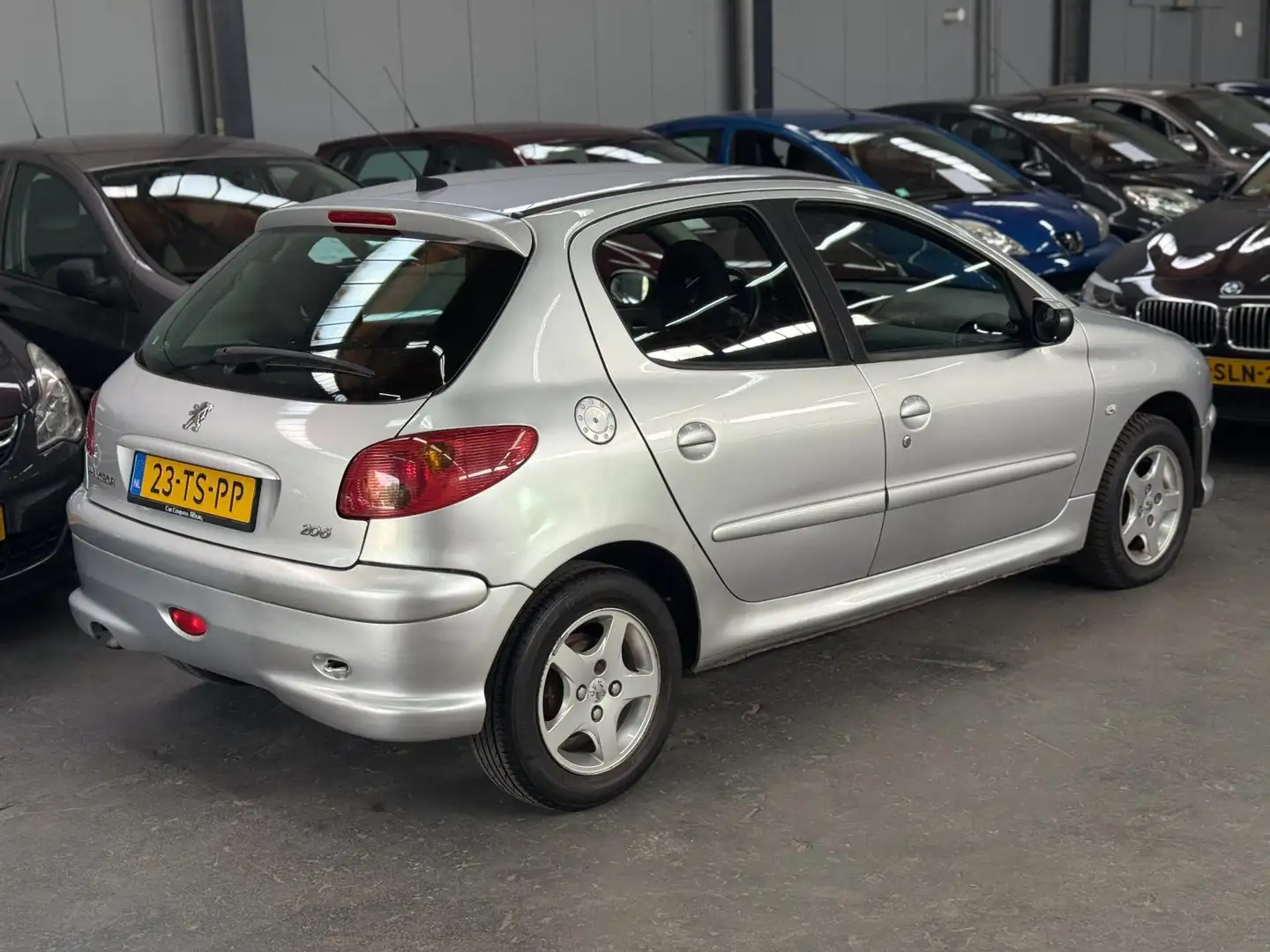 Peugeot 206 1.4 Air-line Nieuwe APK NAP Gris - 2