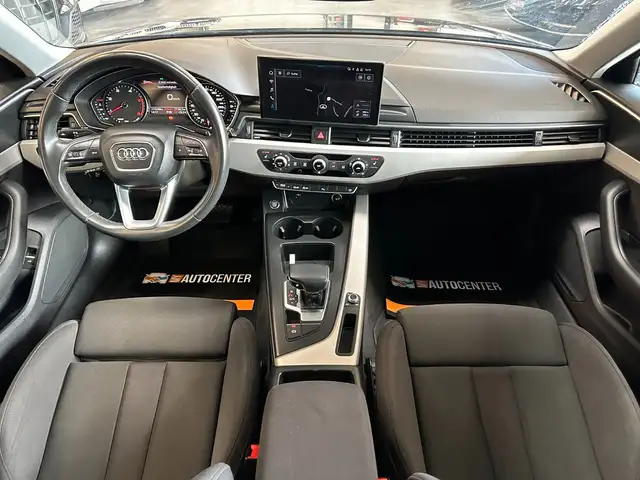 Audi A4 Avant view 6