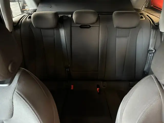 Audi A4 Avant view 12