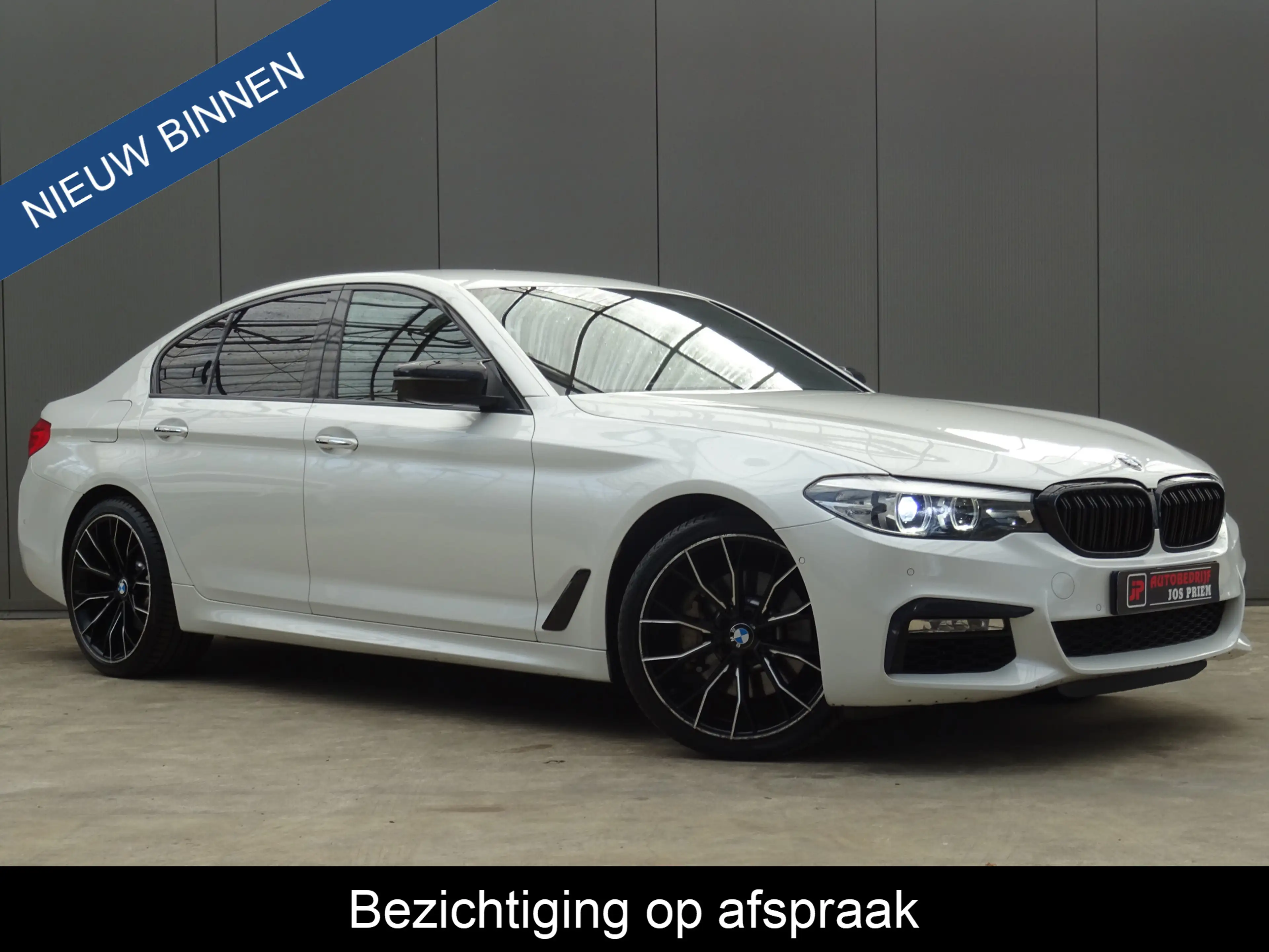 BMW 530 5-serie 530i xDrive High Executive * LEER * SFEER