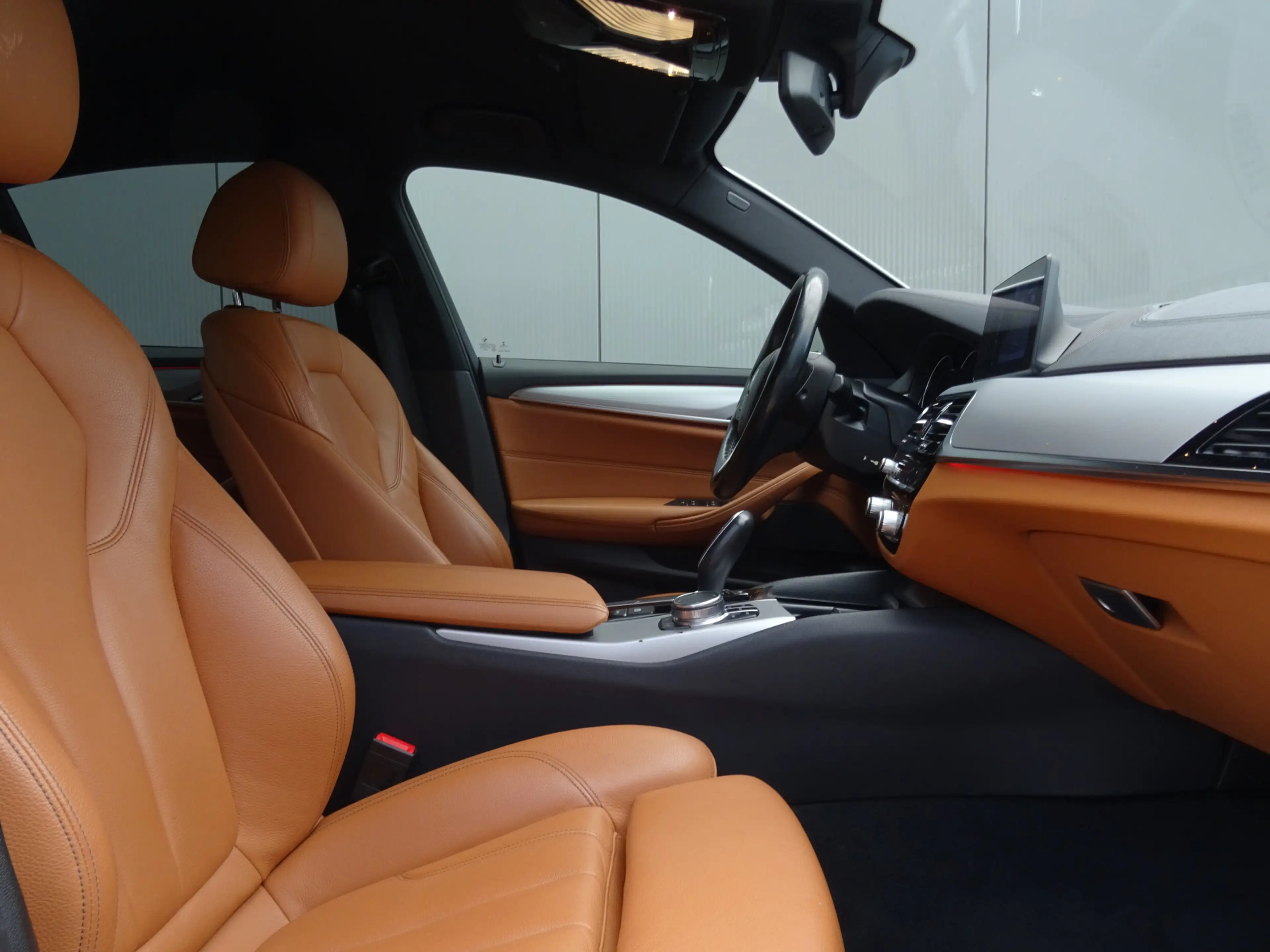 BMW 530 5-serie 530i xDrive High Executive * LEER * SFEER — photo 4