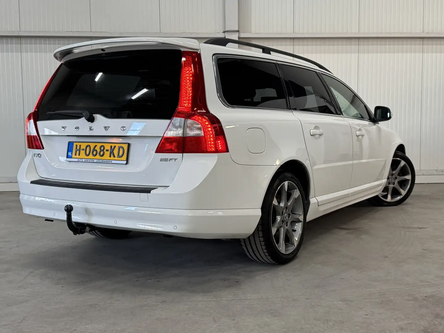 Volvo V70 2.5 FT 5-Cilinder 232 PK Summum LPG-G3 NW.DB-RIEM Білий - 2