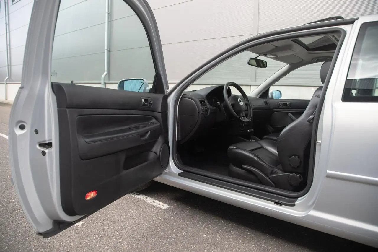 Volkswagen Golf 2.3 V5 Highline | 92.000KM | 1e Lak | Schuifdak |, foto 2