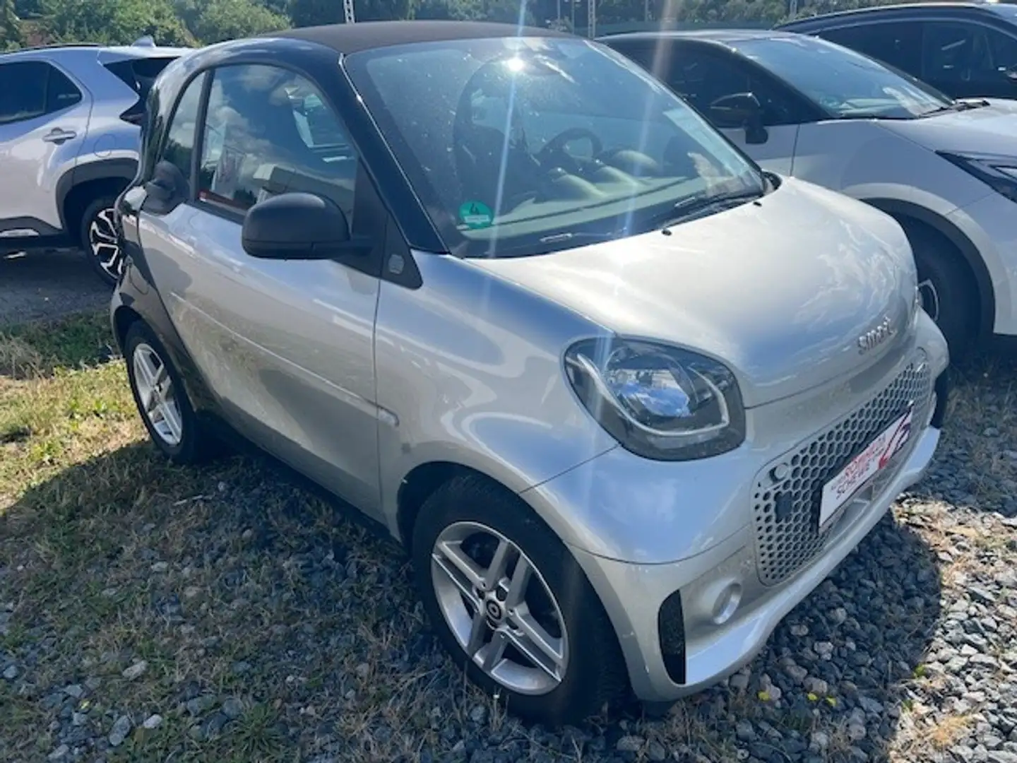 smart forTwo coupe EQ Silber - 1