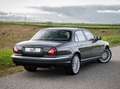 Jaguar XJR 4.2 S/C V8 396Pk TV/DVD Adaptive Cruise Youngtimer Grijs - thumbnail 2