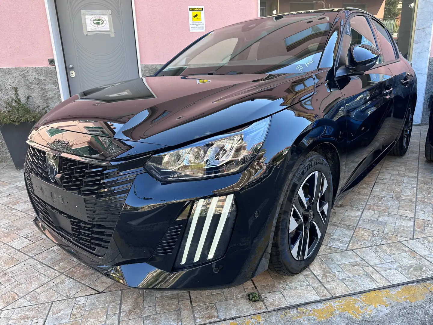 Peugeot 208 1.2 puretech Allure s&s 100cv-garanzia-vari colori Zwart - 1