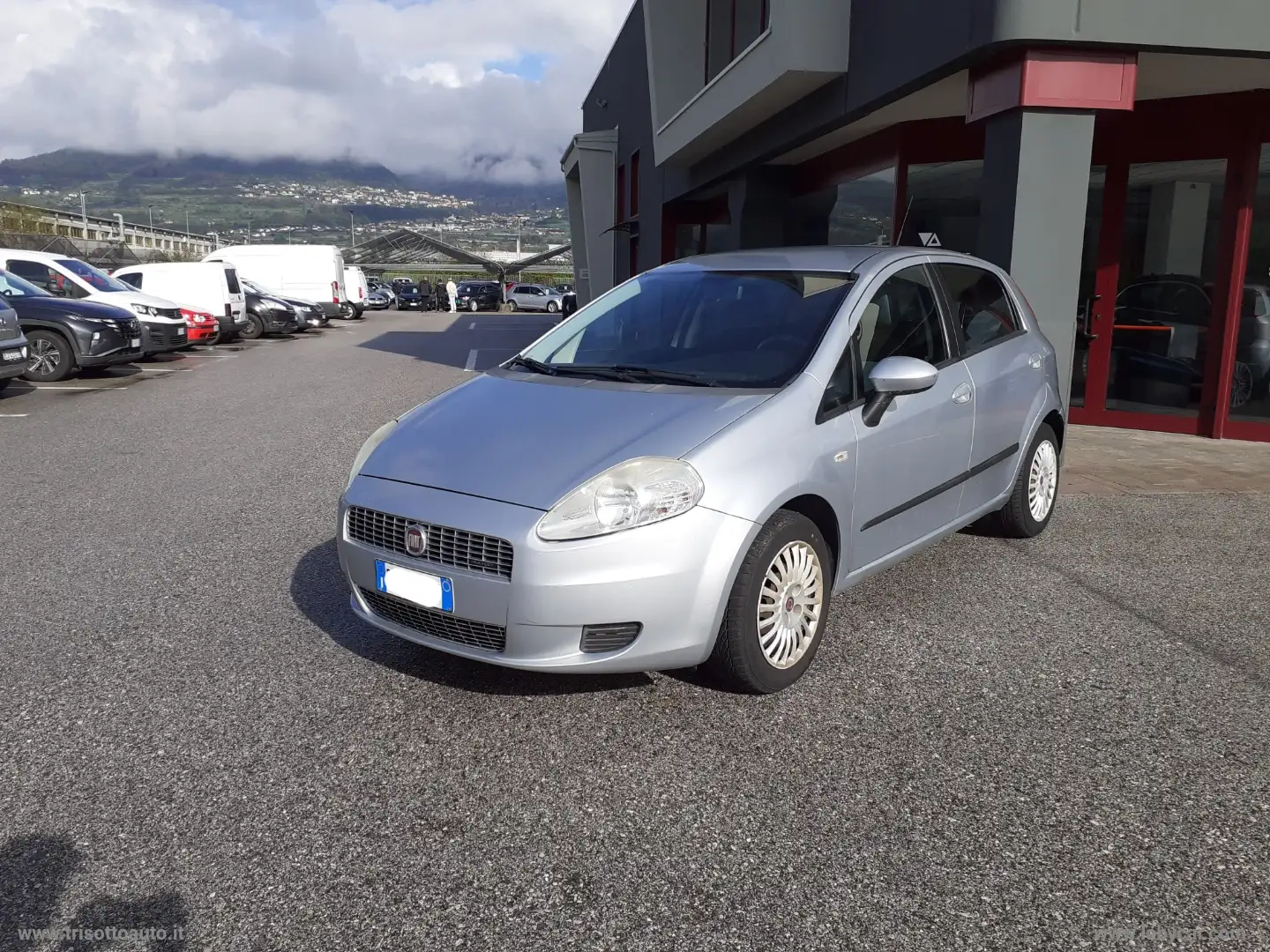 Fiat Grande Punto 1.3 MJT 75 CV 5p. Dynamic Серебристый - 2