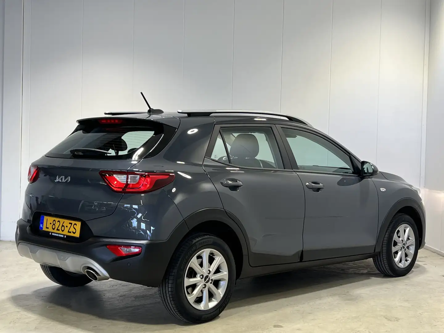 Kia Stonic 1.0 T-GDi MHEV DynamicLine | Android/Apple Carplay Grijs - 2