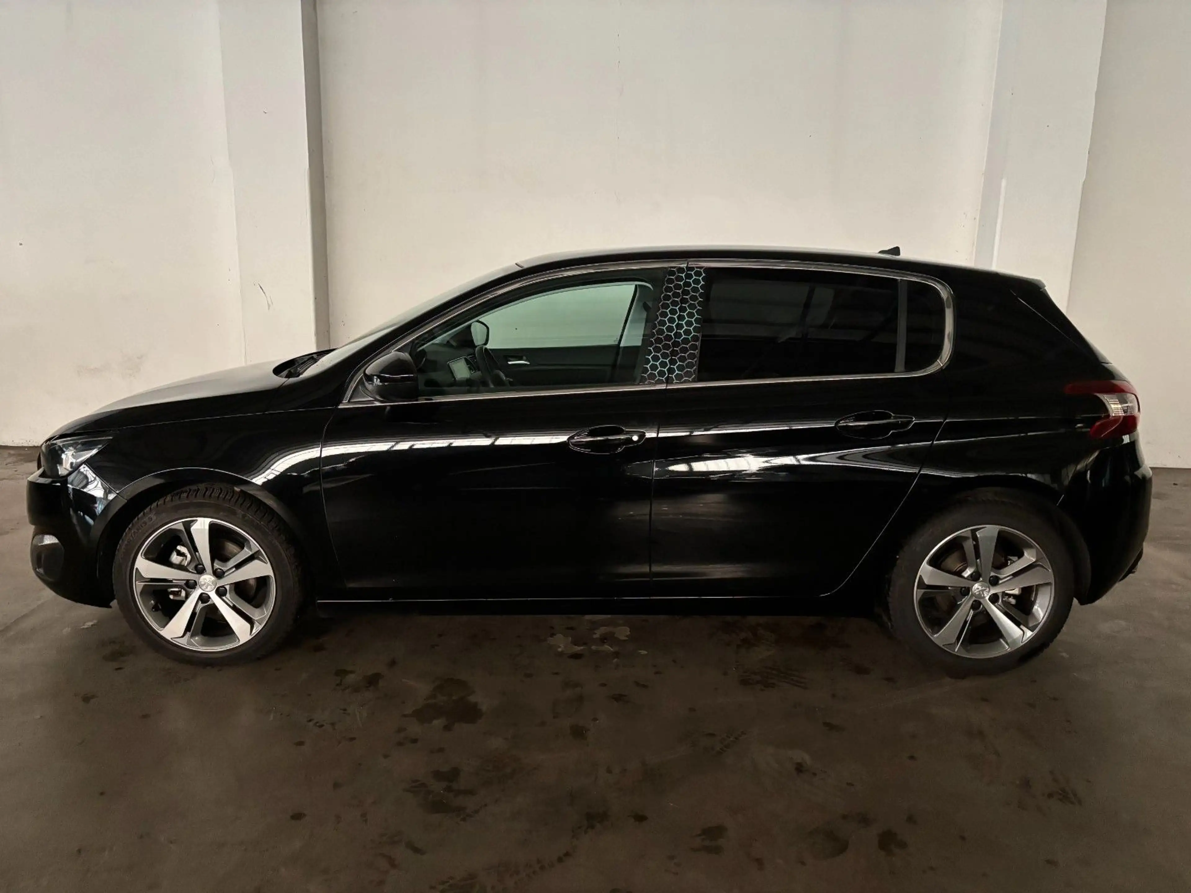 Peugeot 308 Allure — photo 3
