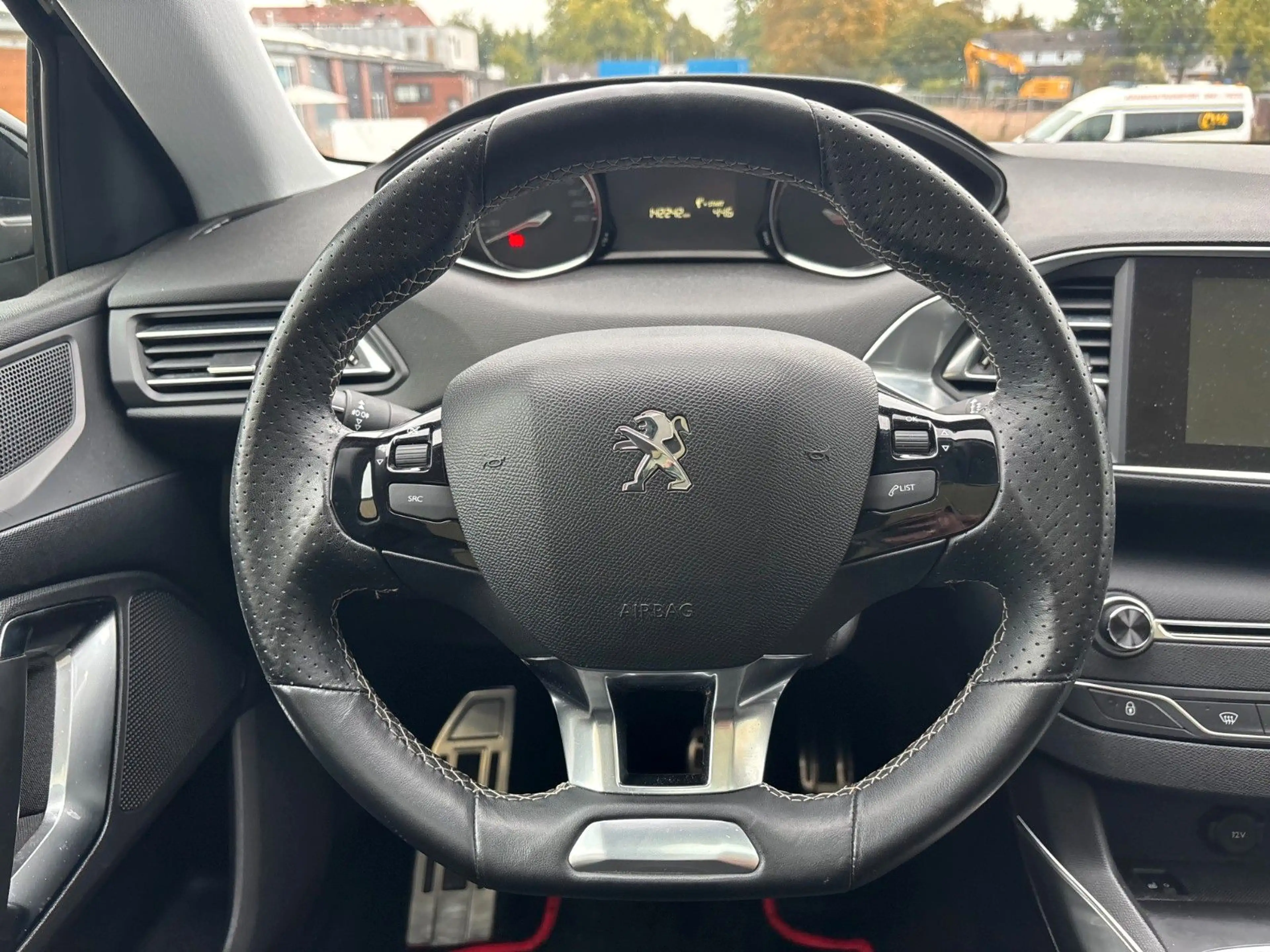 Peugeot 308 Allure — photo 12