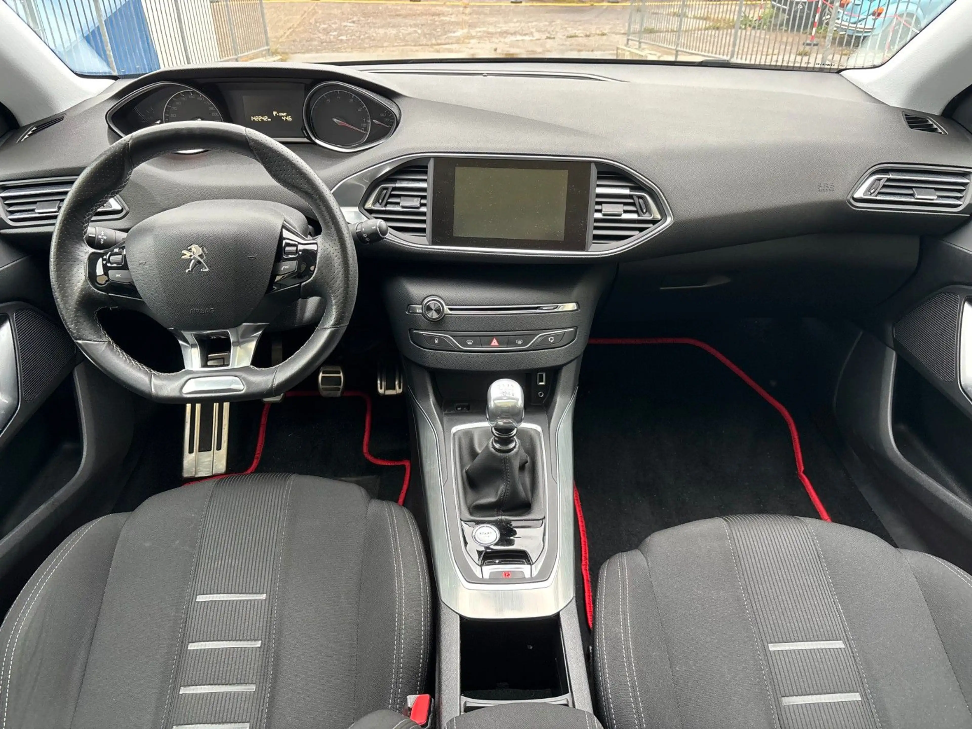 Peugeot 308 Allure — photo 11
