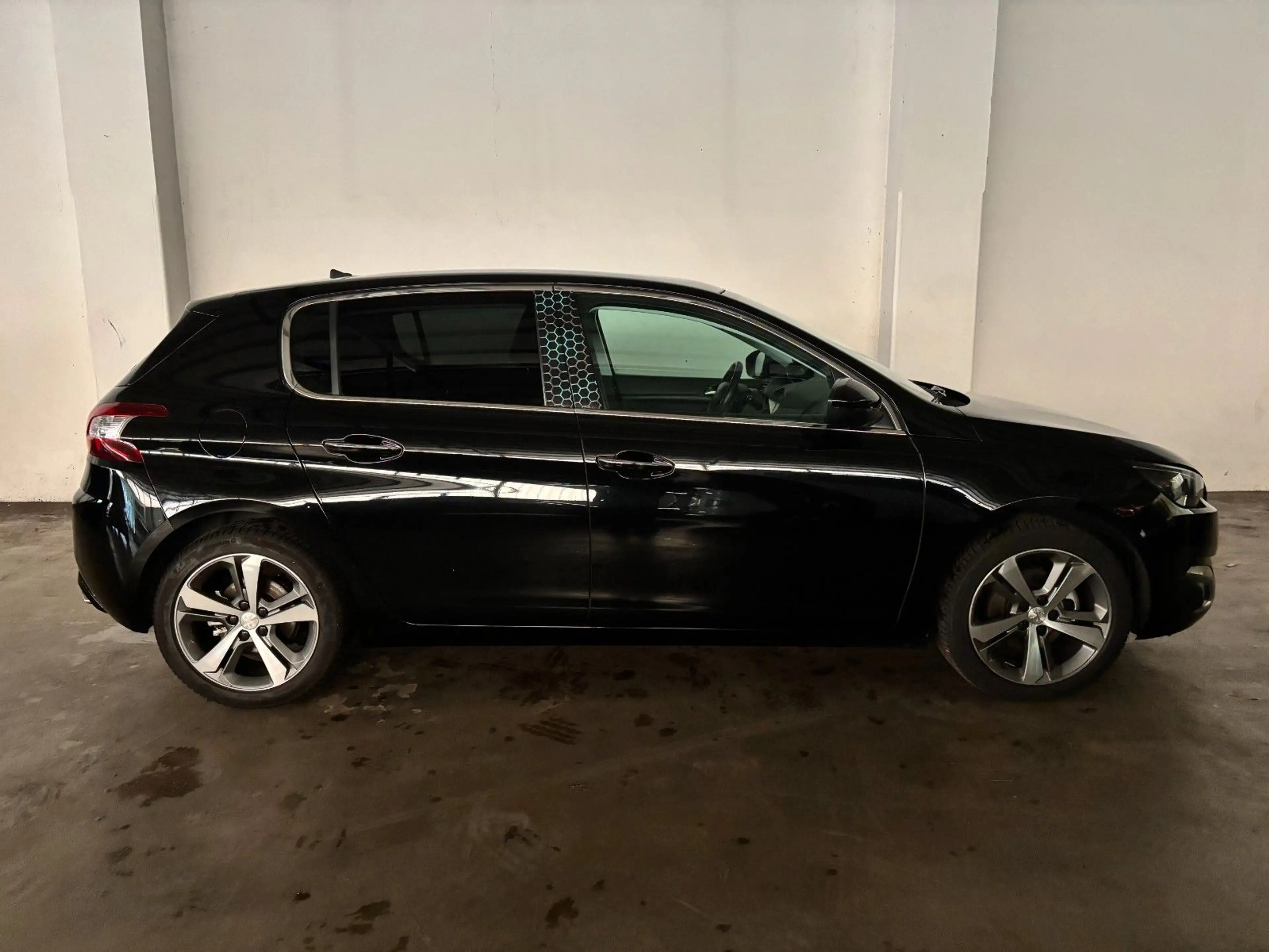 Peugeot 308 Allure — photo 7