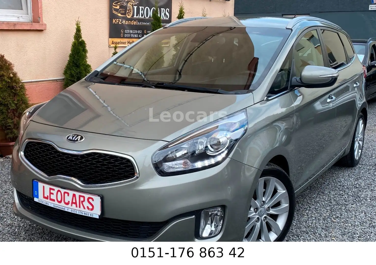 Kia Carens 1.7 CRDi, Automatik, Kamera, SitzHz, AHK Серебристый - 1