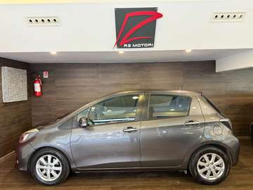 Yaris 5p 1.5h Lounge+1 PRO*-GOMME NUOVE-AUTOMATICA