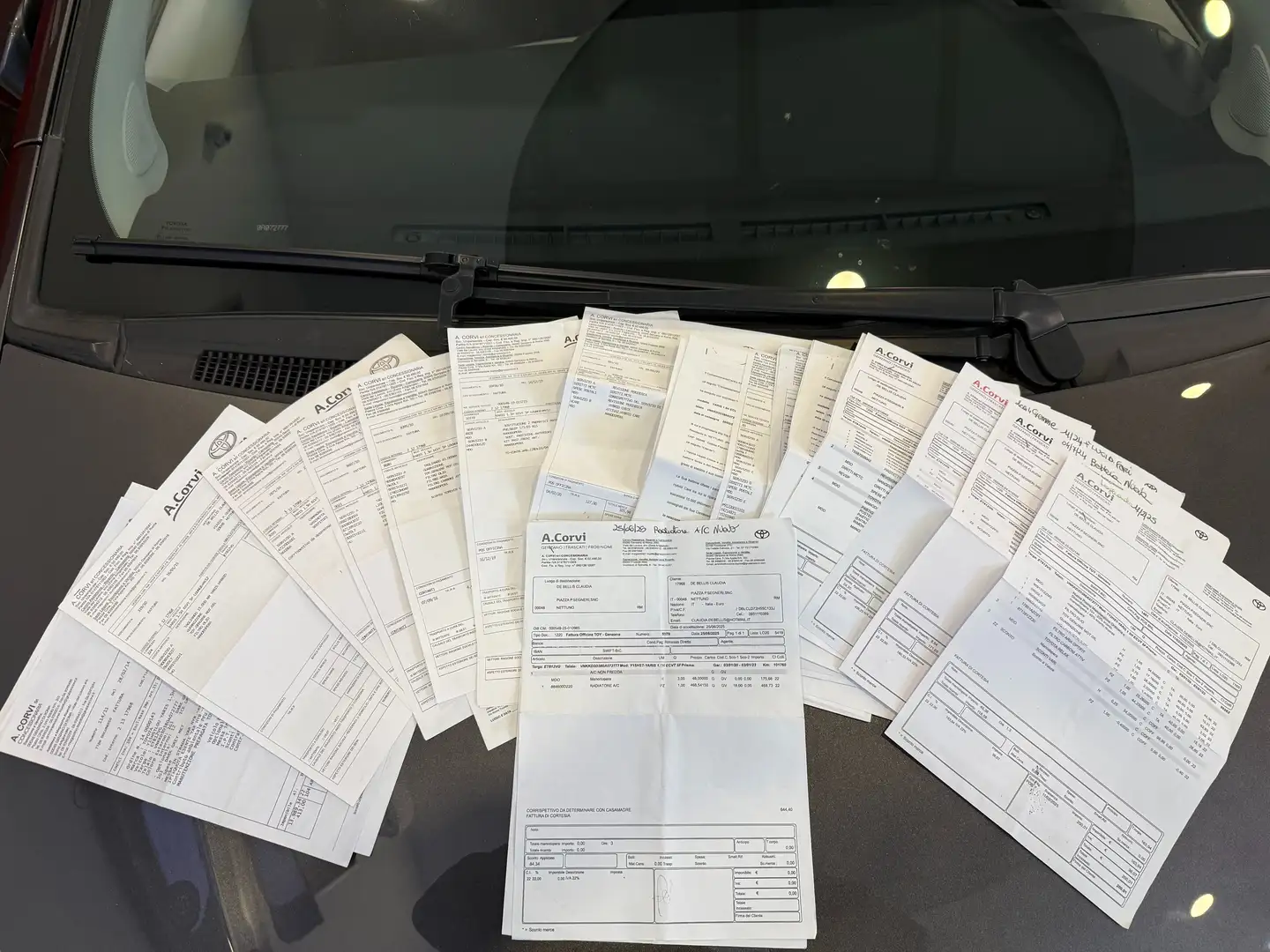 Toyota Yaris Yaris 5p 1.5h Lounge+1 PRO*-GOMME NUOVE-AUTOMATICA siva - 2