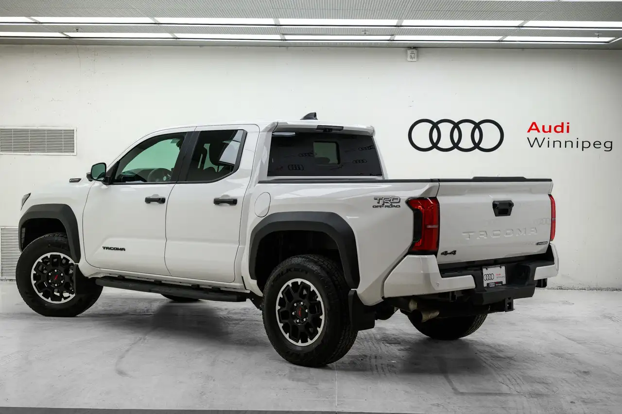 Toyota Tacoma снимка Toyota Tacoma