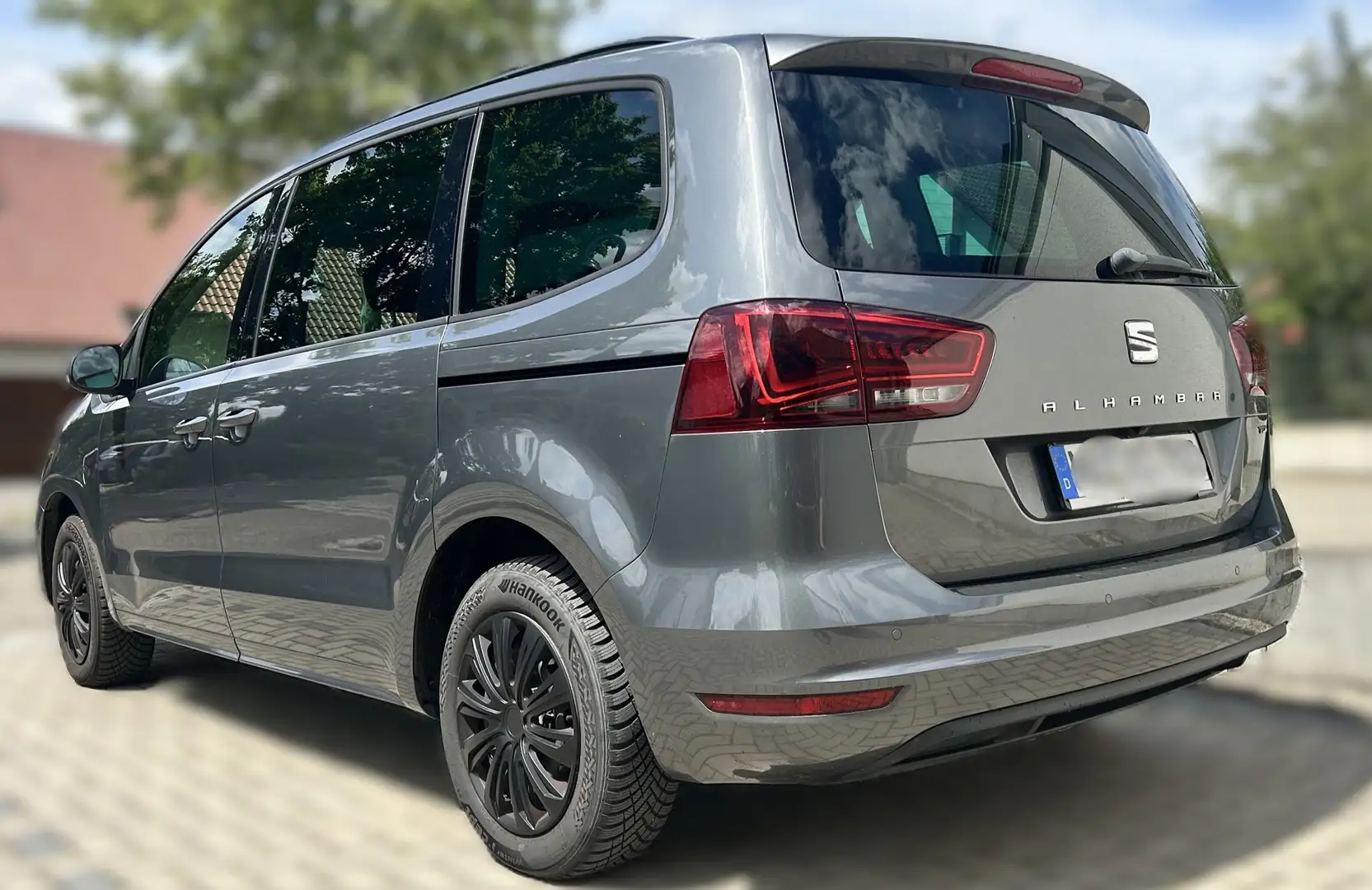 SEAT Alhambra 2.0 TDI DSG 110 kW 7-Sitze 8-fach Bereifung Šedá - 1