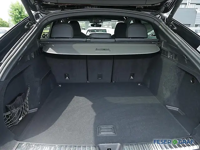 Audi Q5 view 10