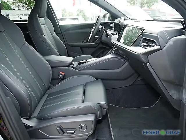Audi Q5 view 5