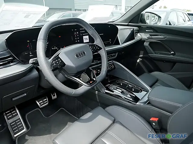 Audi Q5 view 7