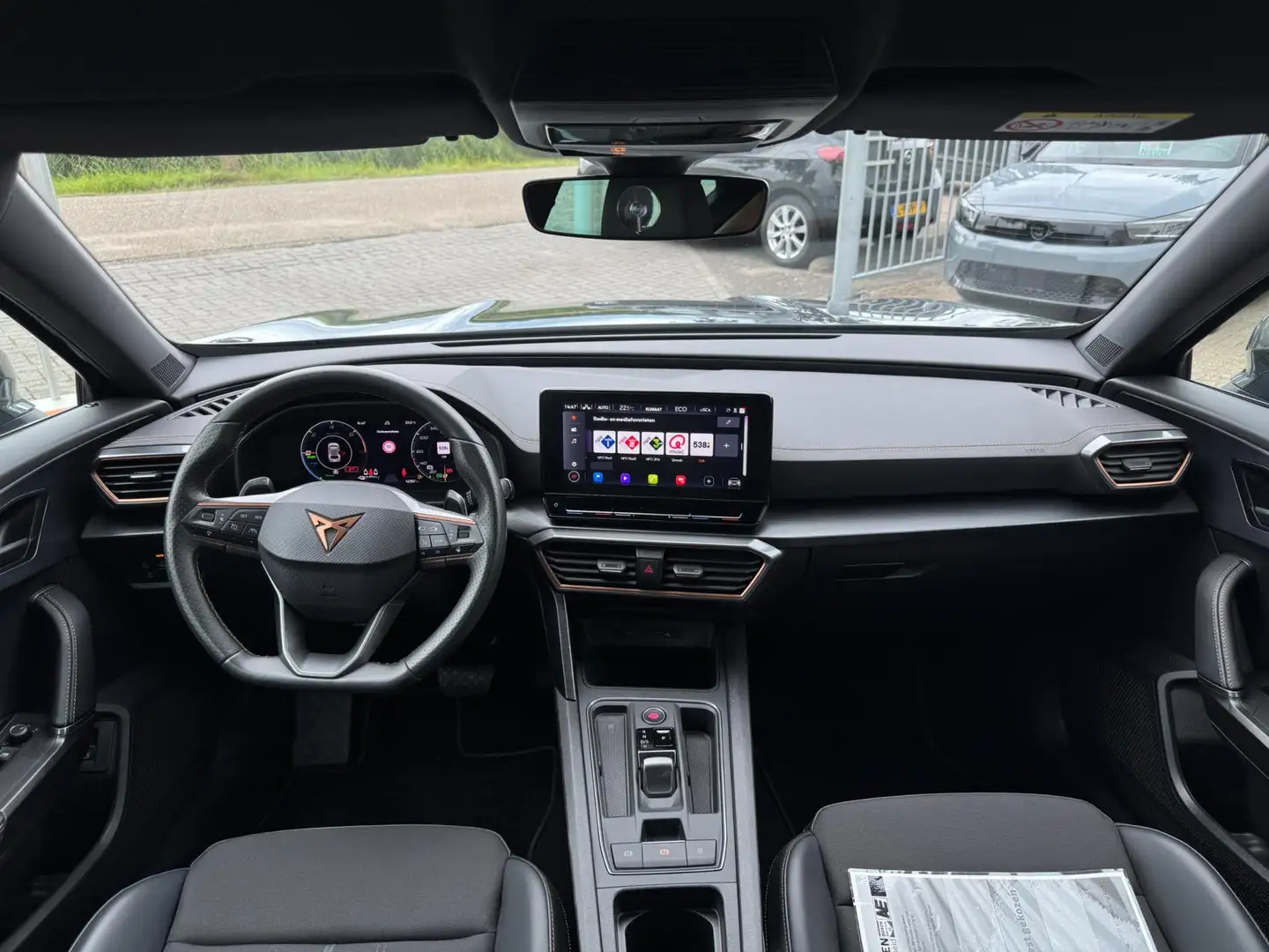 CUPRA Formentor 1.4 e-Hybrid Business PHEV / PDC / GRANNY CABLE / Grijs - 2