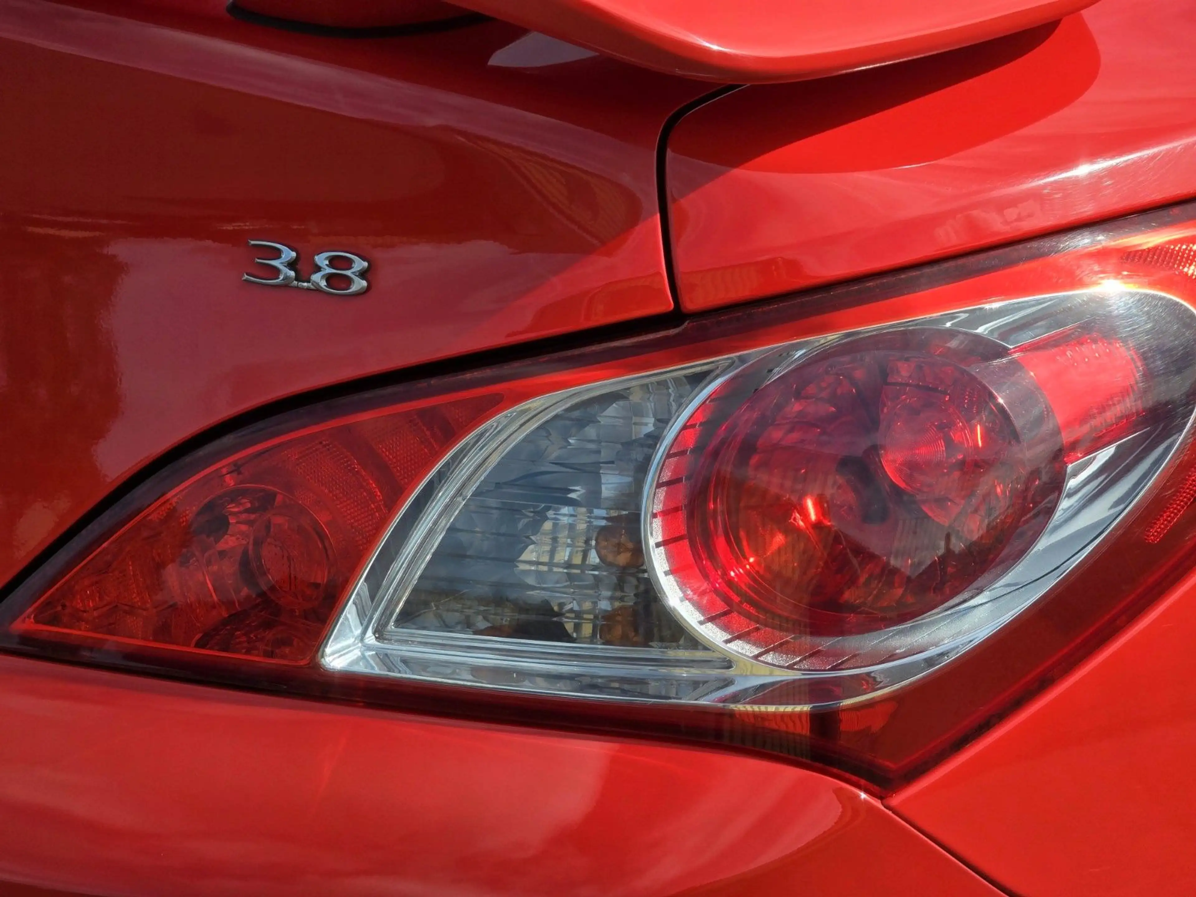 Hyundai Genesis 3.8 V6 Coupe AUTOMATIK+LEDER+NAVI+2.HAND — photo 12