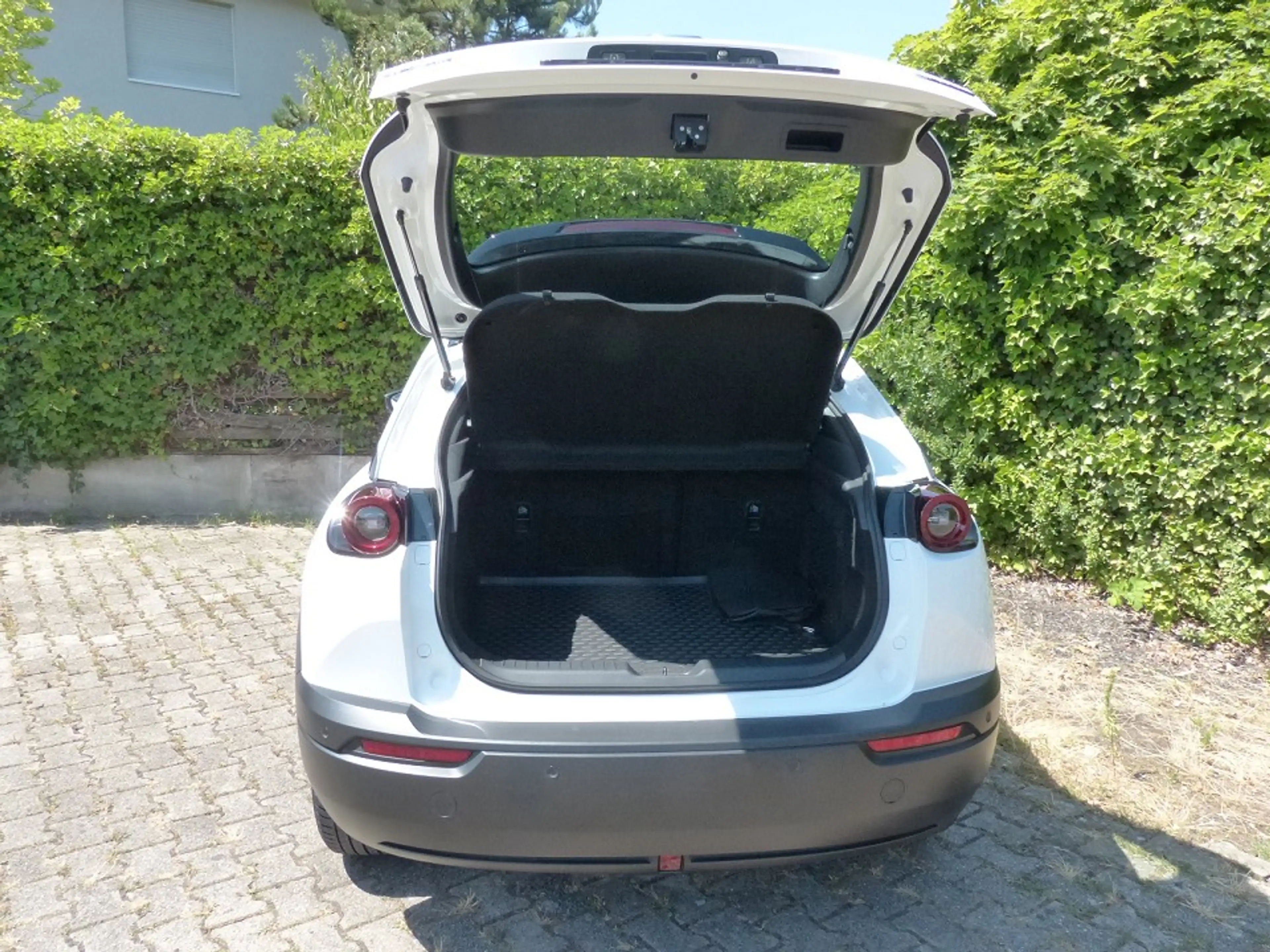 Mazda MX-30 35,5 kWh e-SKYACTIV EV 145 PS — photo 8