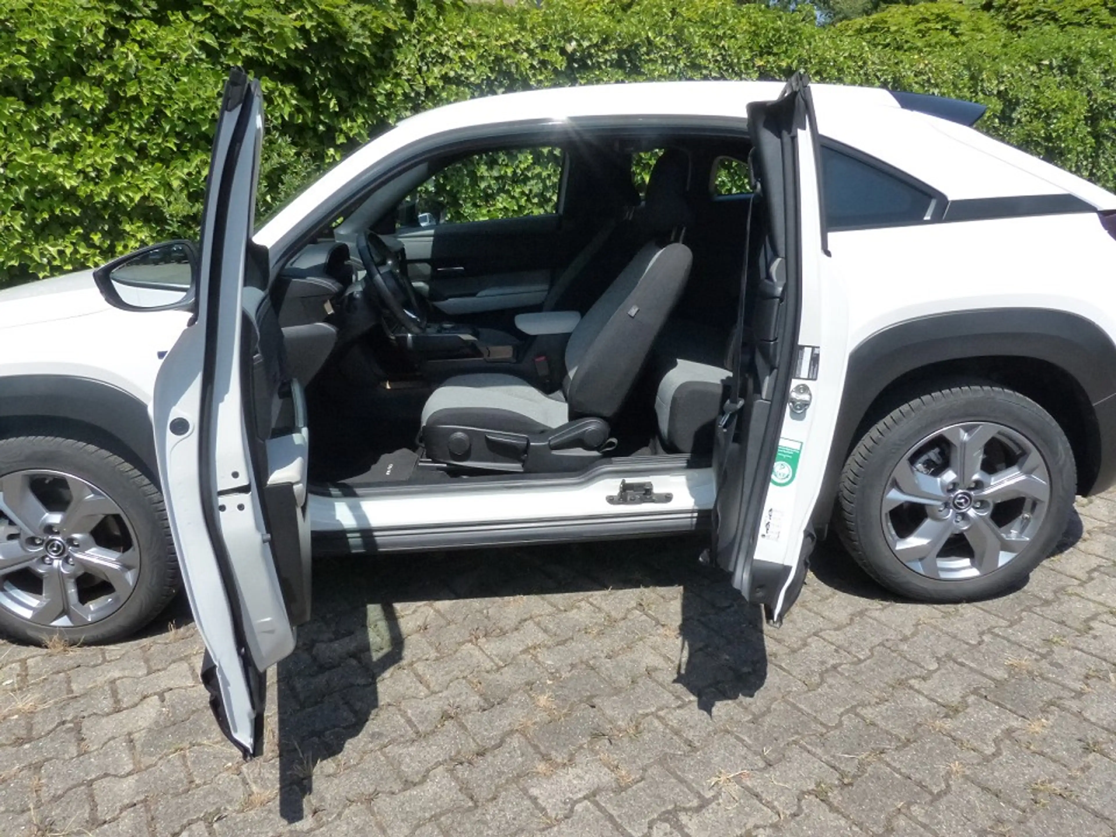 Mazda MX-30 35,5 kWh e-SKYACTIV EV 145 PS — photo 10