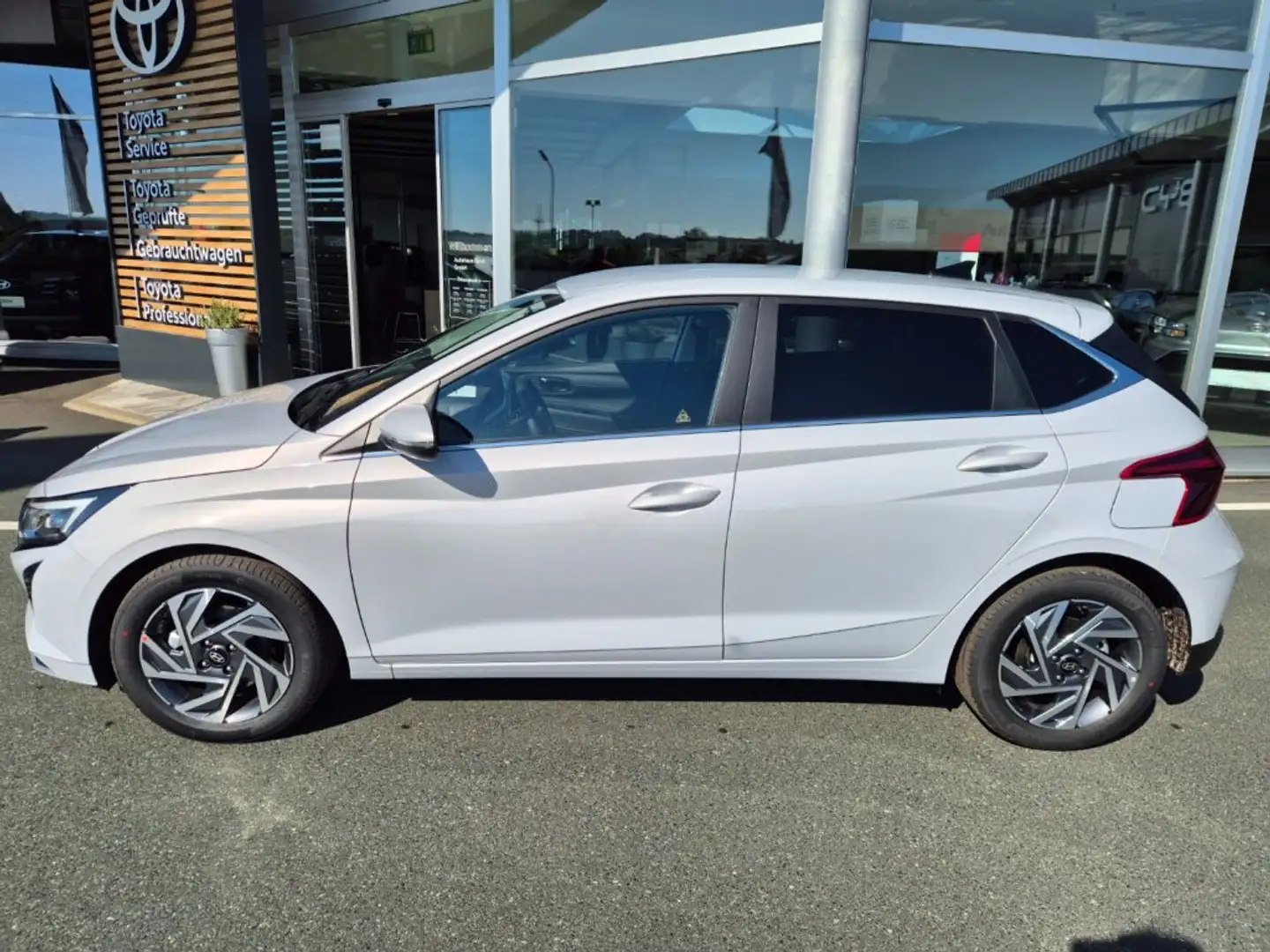 Hyundai i20 (BC3) Comfort Line 1.0 T-GDI b7bc1 Grau - 2